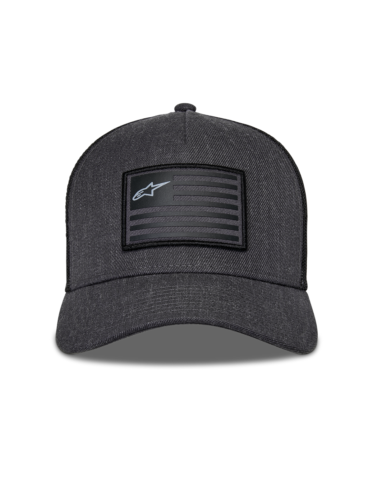 Cappello Snapback Flag Alpinestars, grigio antracite e nero, vista frontale con corona strutturata e visiera curva, patch rettangolare stile bandiera con logo Alpinestars e strisce, streetwear casual da motorsport