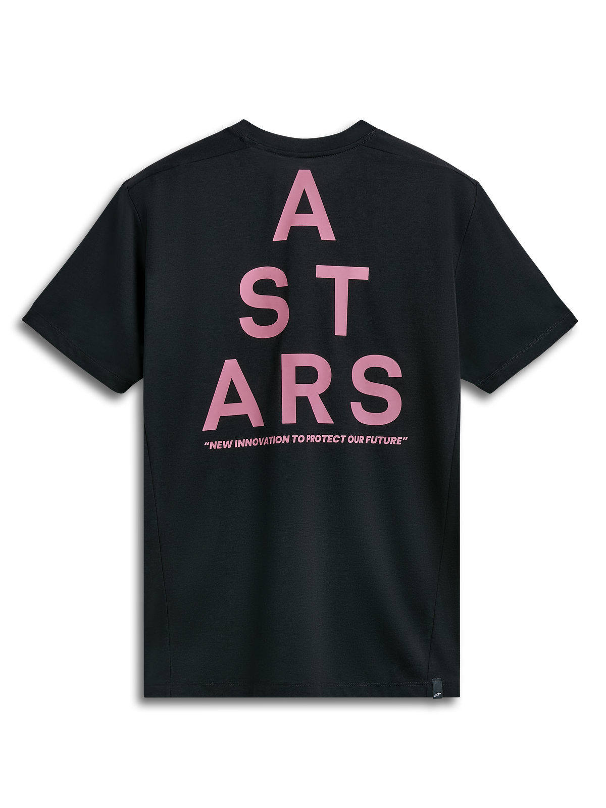 Alpinestars Attrition Performance Tee, maglietta a maniche corte, nero, vista posteriore con grande grafica rosa ASTARS a blocchi e testo 'NEW INNOVATION TO PROTECT OUR FUTURE', abbigliamento sportivo performante sostenibile