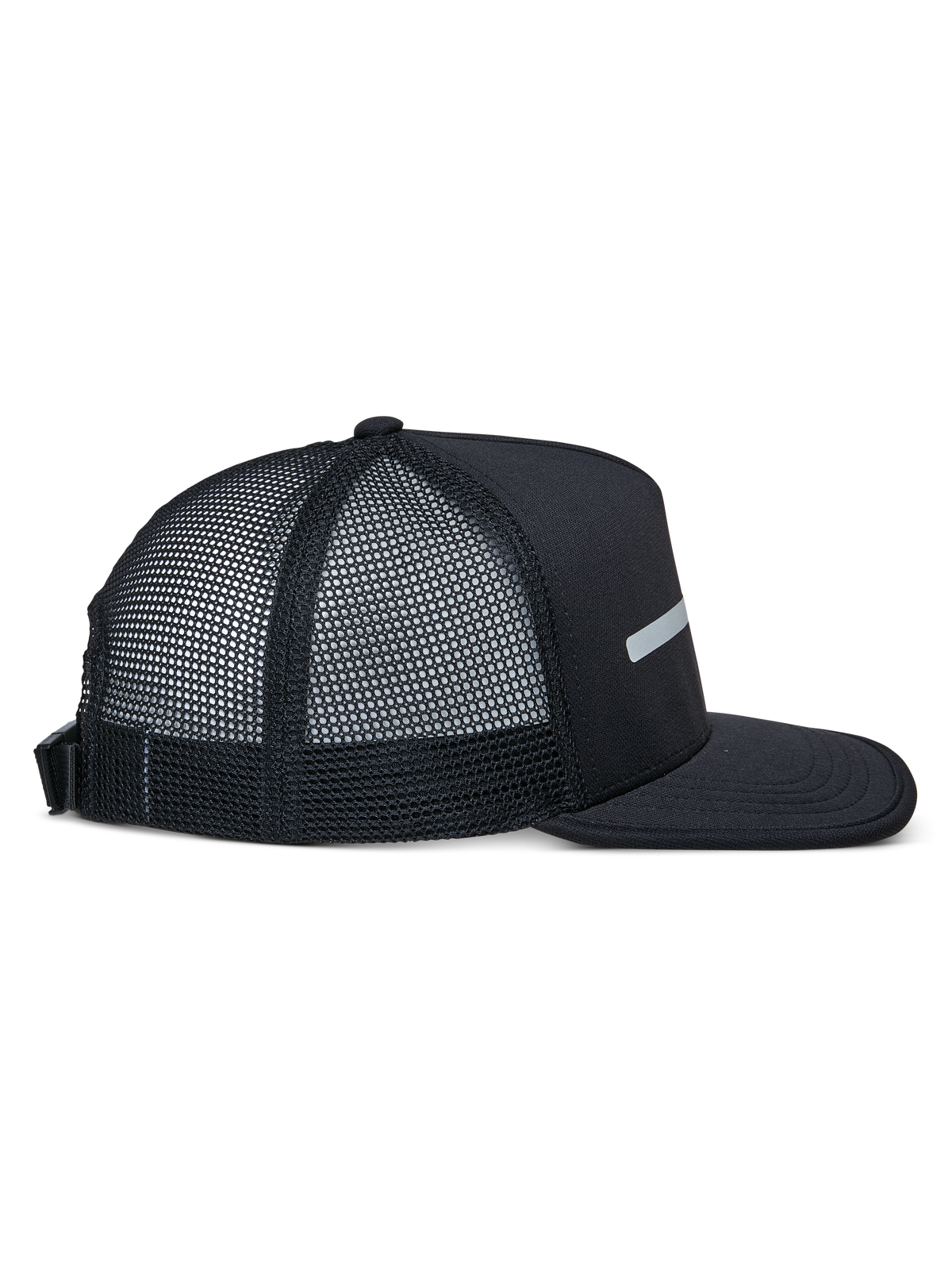 Alpinestars Alter Trucker Hat, nero, vista laterale, corona strutturata e visiera piatta, retro in rete di poliestere riciclato, chiusura posteriore con fibbia regolabile, abbigliamento sportivo casual