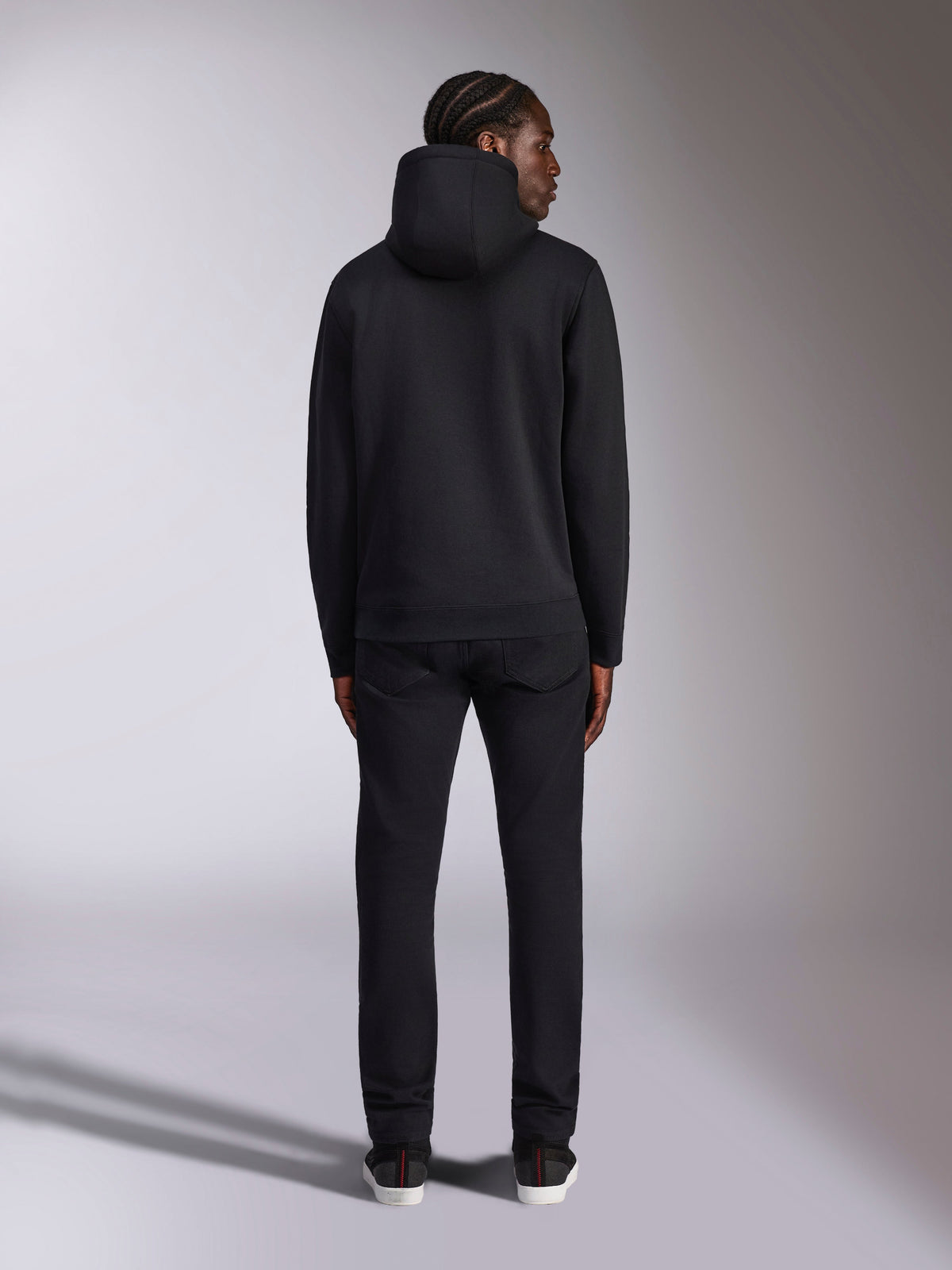Alpinestars Pulse Hoodie, streetwear casual, vista posteriore di felpa pullover nera tinta unita con cappuccio, polsini e orlo a coste, design moderno ispirato al motorsport