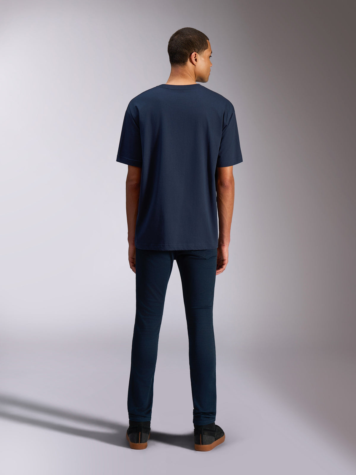 Alpinestars Alter Oversized CSF Tee, t-shirt a maniche corte, blu navy, vista posteriore che mostra la vestibilità rilassata oversize, abbigliamento casual lifestyle streetwear