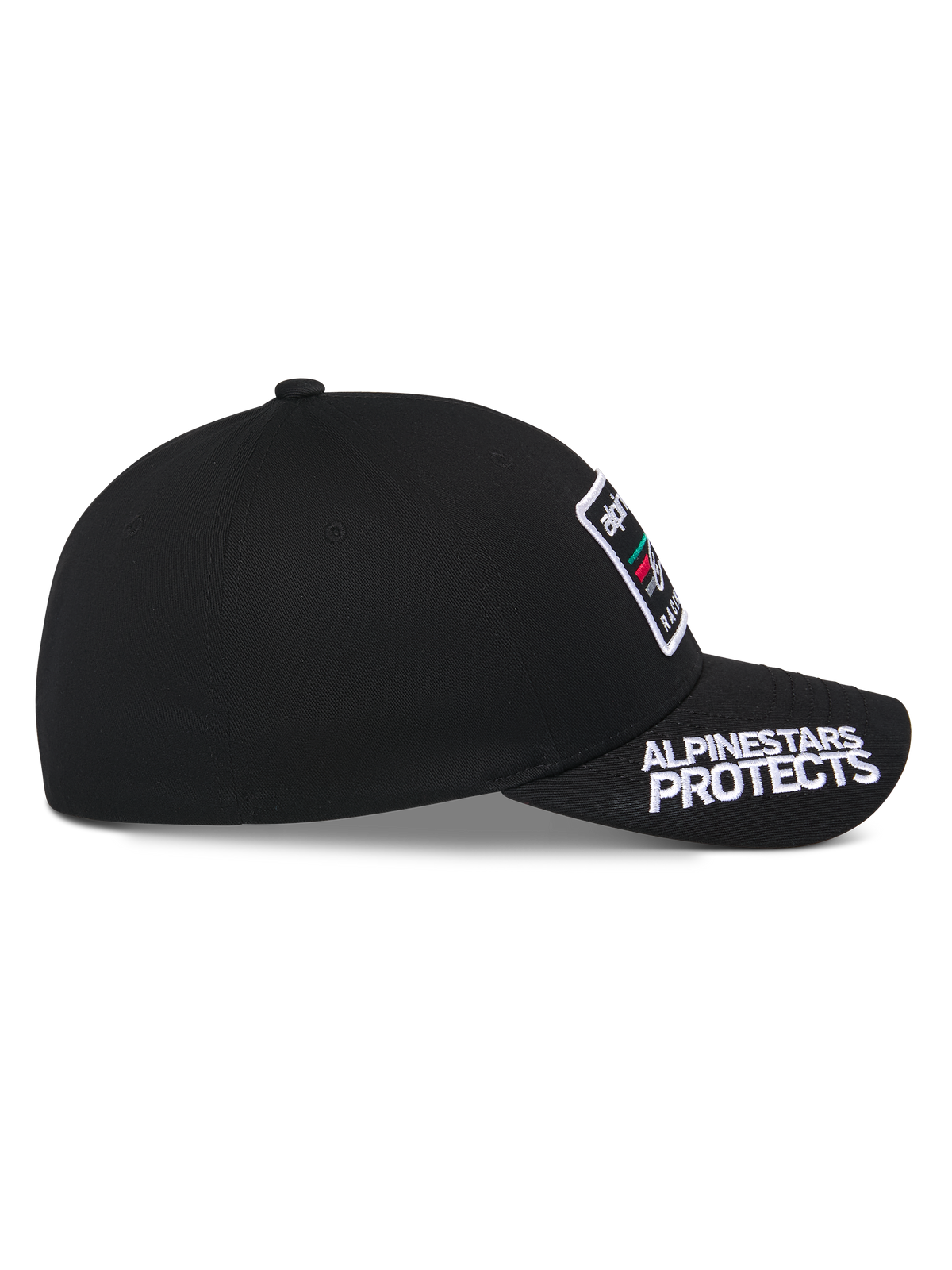 Alpinestars Cappello Surpass, nero, vista di profilo laterale, visiera curva con ricamo bianco 'ALPINESTARS PROTECTS', corona strutturata con toppa frontale con logo, copricapo casual ispirato al motorsport