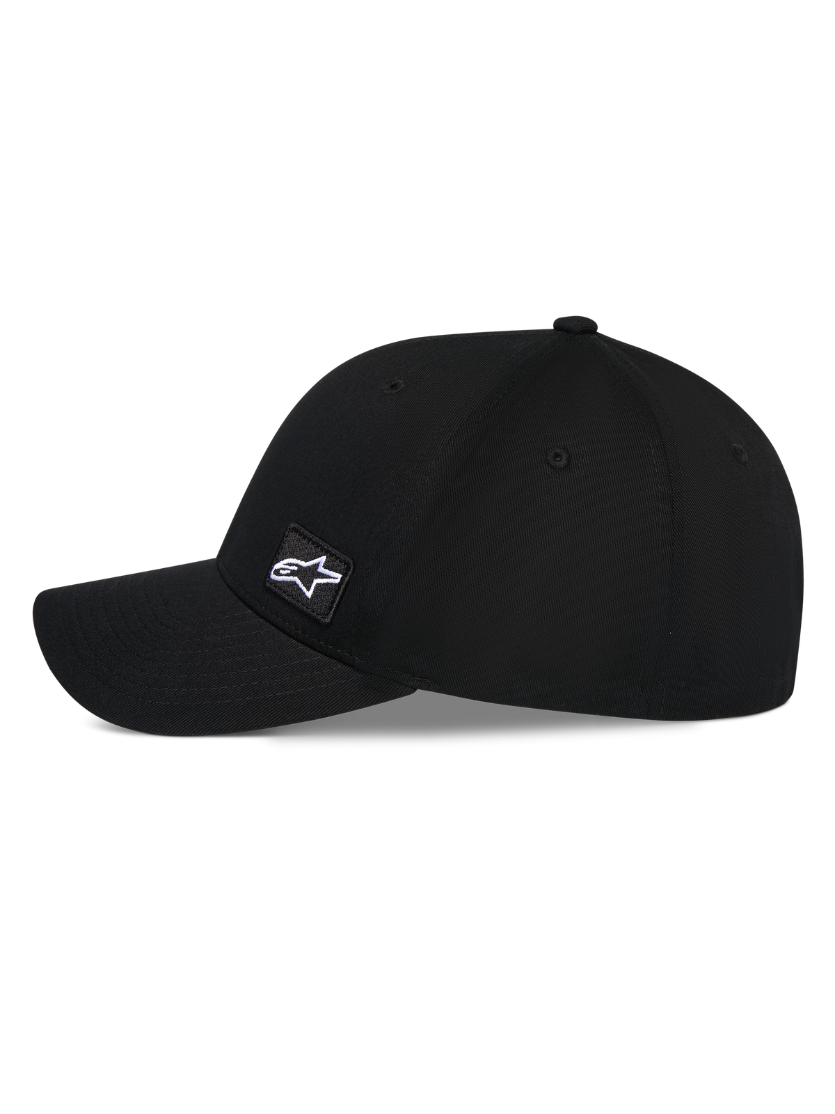 Cappello Alpinestars Pivot, cappello da baseball nero, vista laterale di profilo con visiera curva e corona strutturata, piccola toppa quadrata con logo Astars ricamato sul lato, copricapo casual ispirato al motorsport