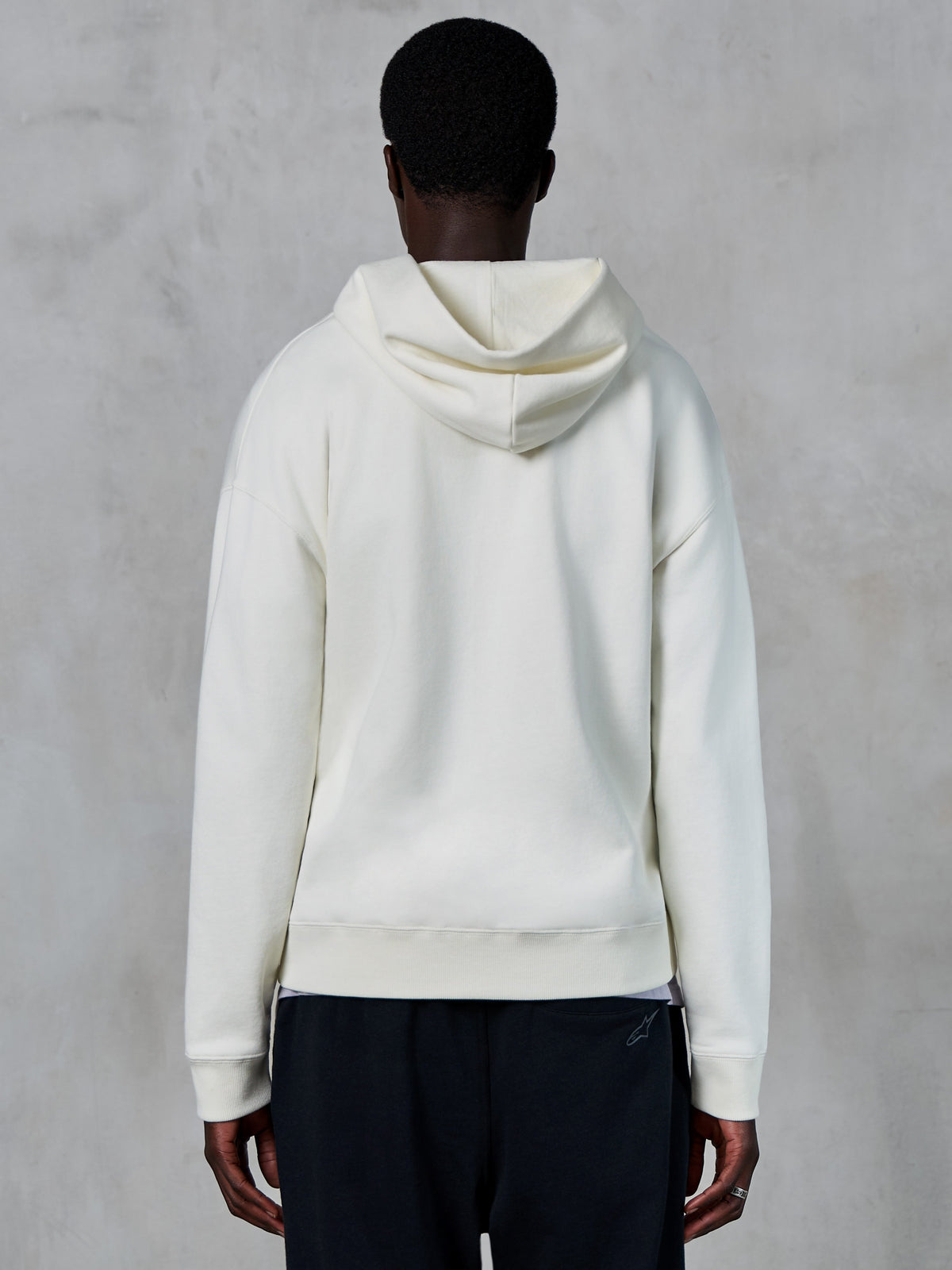 Alpinestars Essentials Ageless Zip Hoodie, vista posteriore, Off White, streetwear casual, pile compatto premium, vestibilità rilassata, polsini e orlo a costine, design pulito e minimalista
