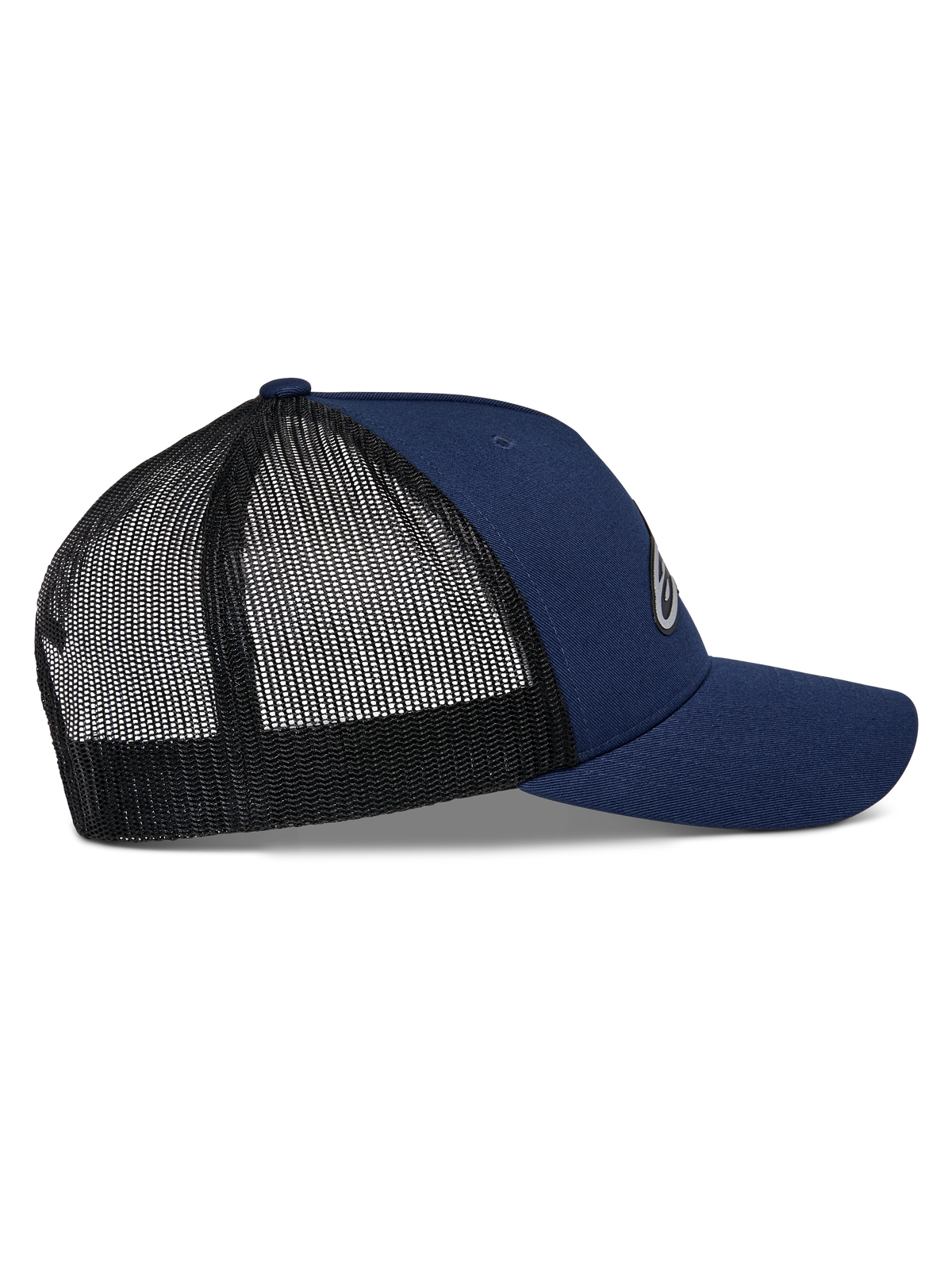 Cappello Trucker Alpinestars Reflect Ageless, blu navy e nero, vista laterale con visiera curva e retro in rete nera traspirante, corona strutturata, copricapo casual da motorsport