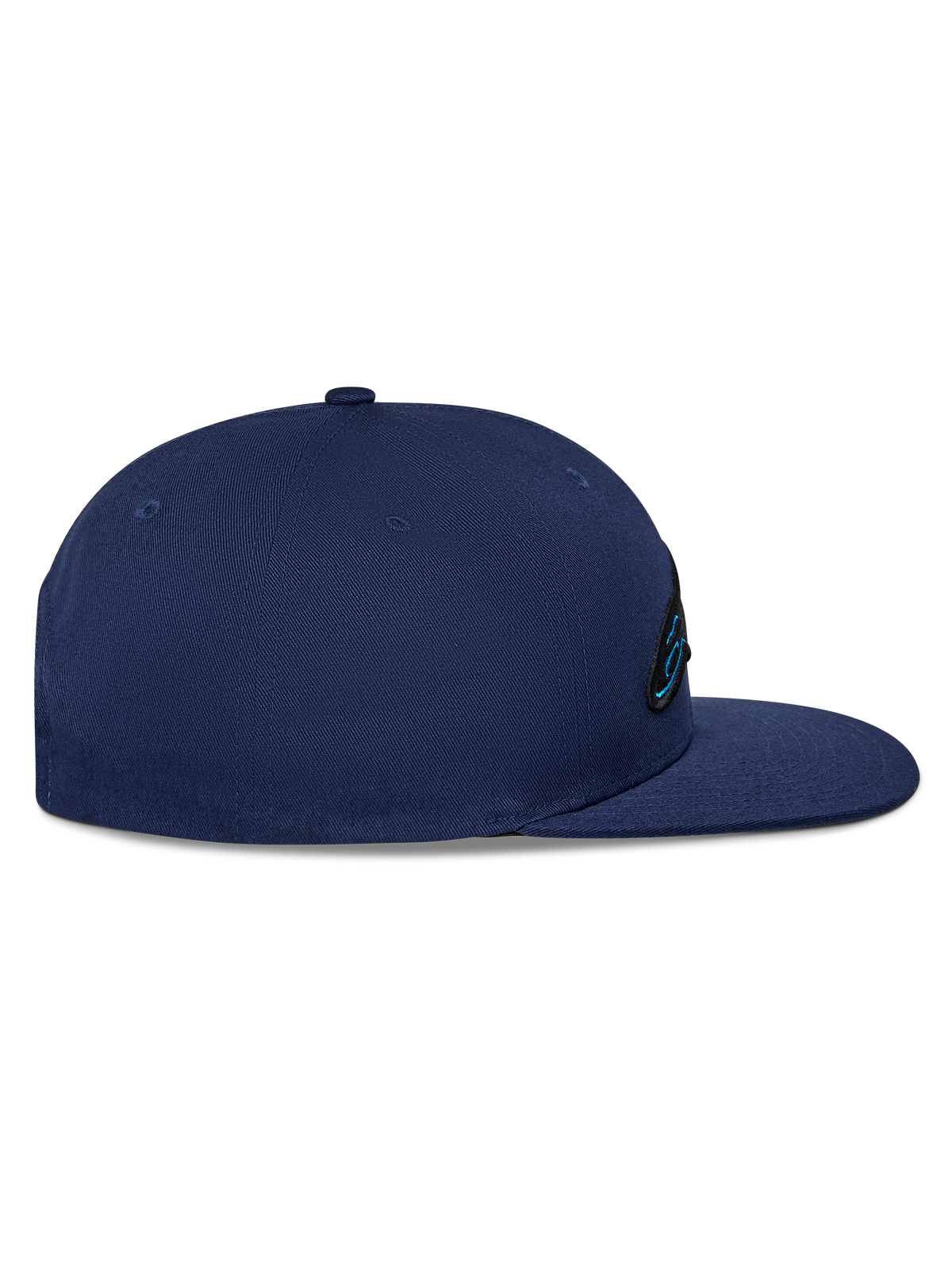 Cappello Alpinestars Thickness Snapback, berretto blu navy, vista laterale di profilo, corona strutturata con visiera piatta, tessuto in twill di cotone, dettaglio del logo ricamato sul davanti, copricapo casual da motorsport