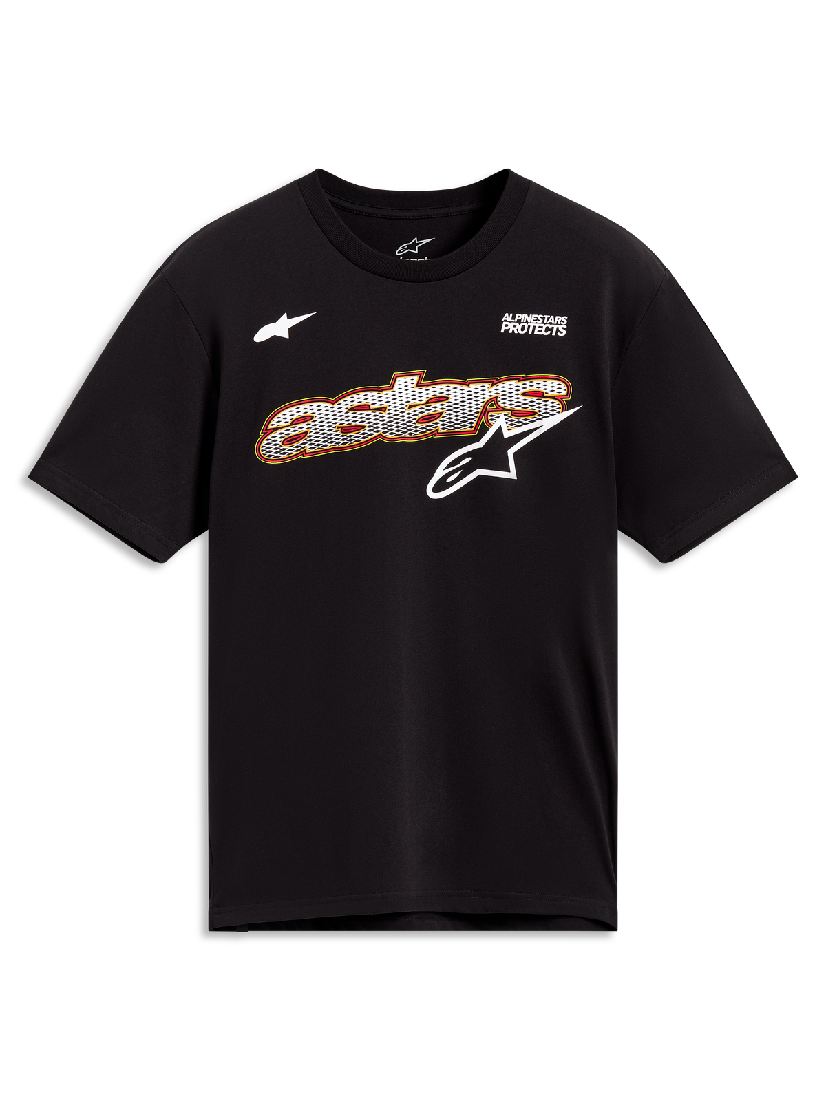 Alpinestars Cypress CSF Tee, maglietta a maniche corte nera, grafica Astars frontale con riempimento a rete bianca e profili giallo e rosso, logo Alpinestars Protects, abbigliamento sportswear casual.