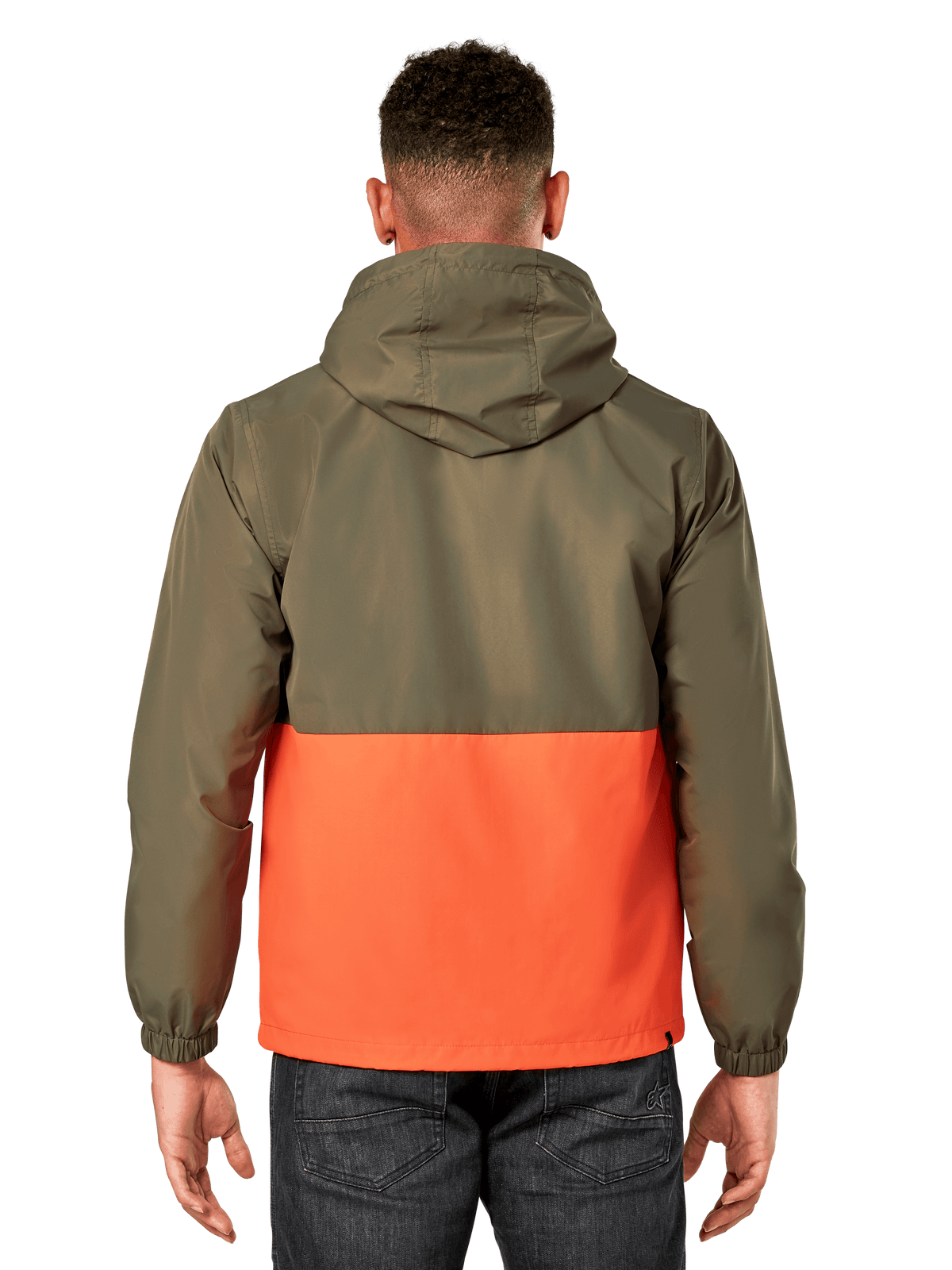 Giacca a vento Speeder Alpinestars, giacca frangivento leggera con cappuccio, design a blocchi di colore verde militare e arancione, vista posteriore con cappuccio e polsini elastici, stile sportswear casual