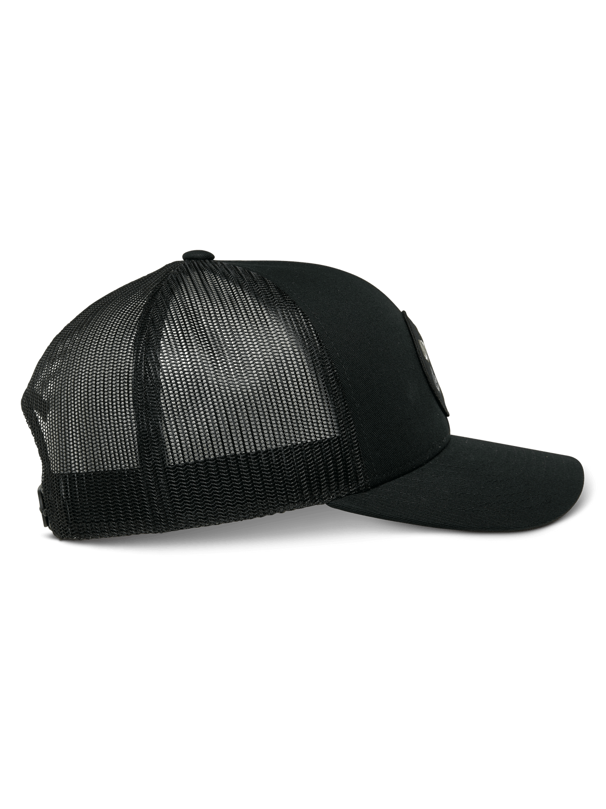 Alpinestars Gambit Trucker Hat, cappello trucker, nero/nero, con visiera curva, parte anteriore in twill strutturato e retro in rete traspirante, streetwear casual motorsport, profilo laterale