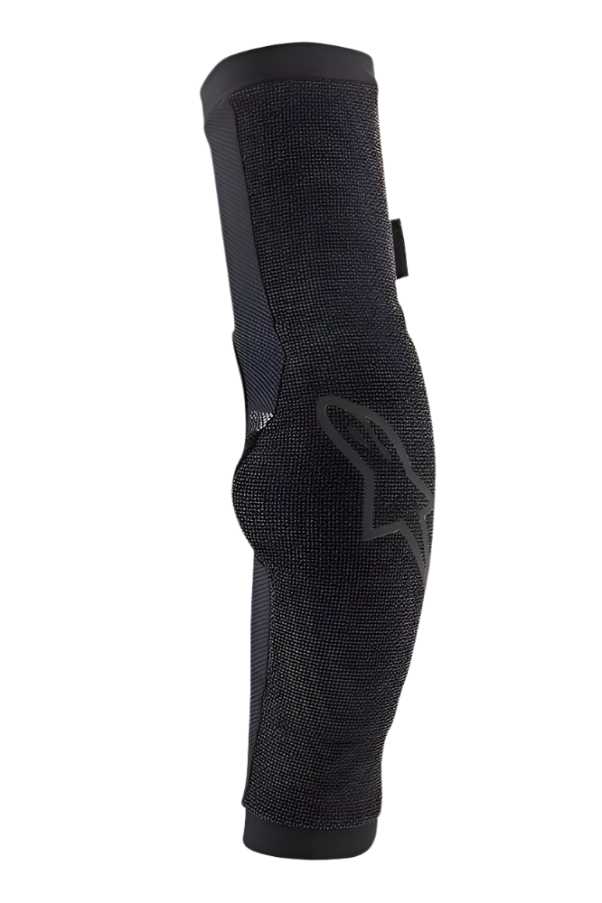 Alpinestars Paragon Pro Elbow Protector, gomitiera da ciclismo, nero, protezione slip-on leggera con struttura in rete traspirante, design ergonomico preformato, logo Alpinestars nero