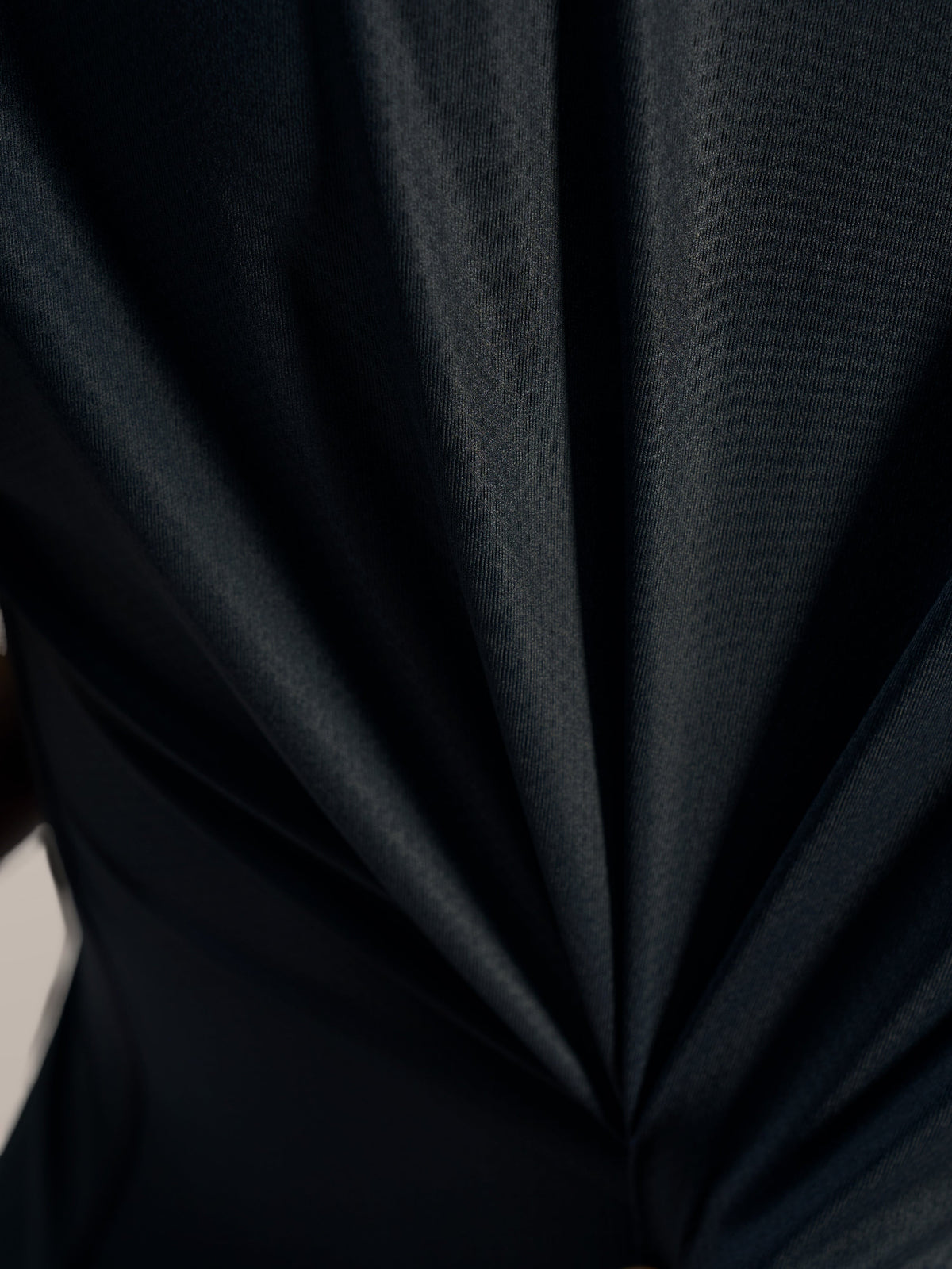 Maglia MTB Stella A-Dura Ride, dettaglio del tessuto jacquard nero con trama flessibile e traspirante.