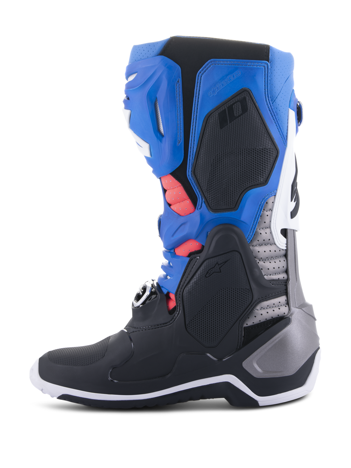 Stivali Alpinestars Tech 10 Supervented, stivali da motocross, nero, blu, viola e bianco, vista laterale con pannelli blu e neri e accenti argento, imbottitura interna rosso corallo visibile dalle aperture di ventilazione, design avanzato per gare fuoristrada