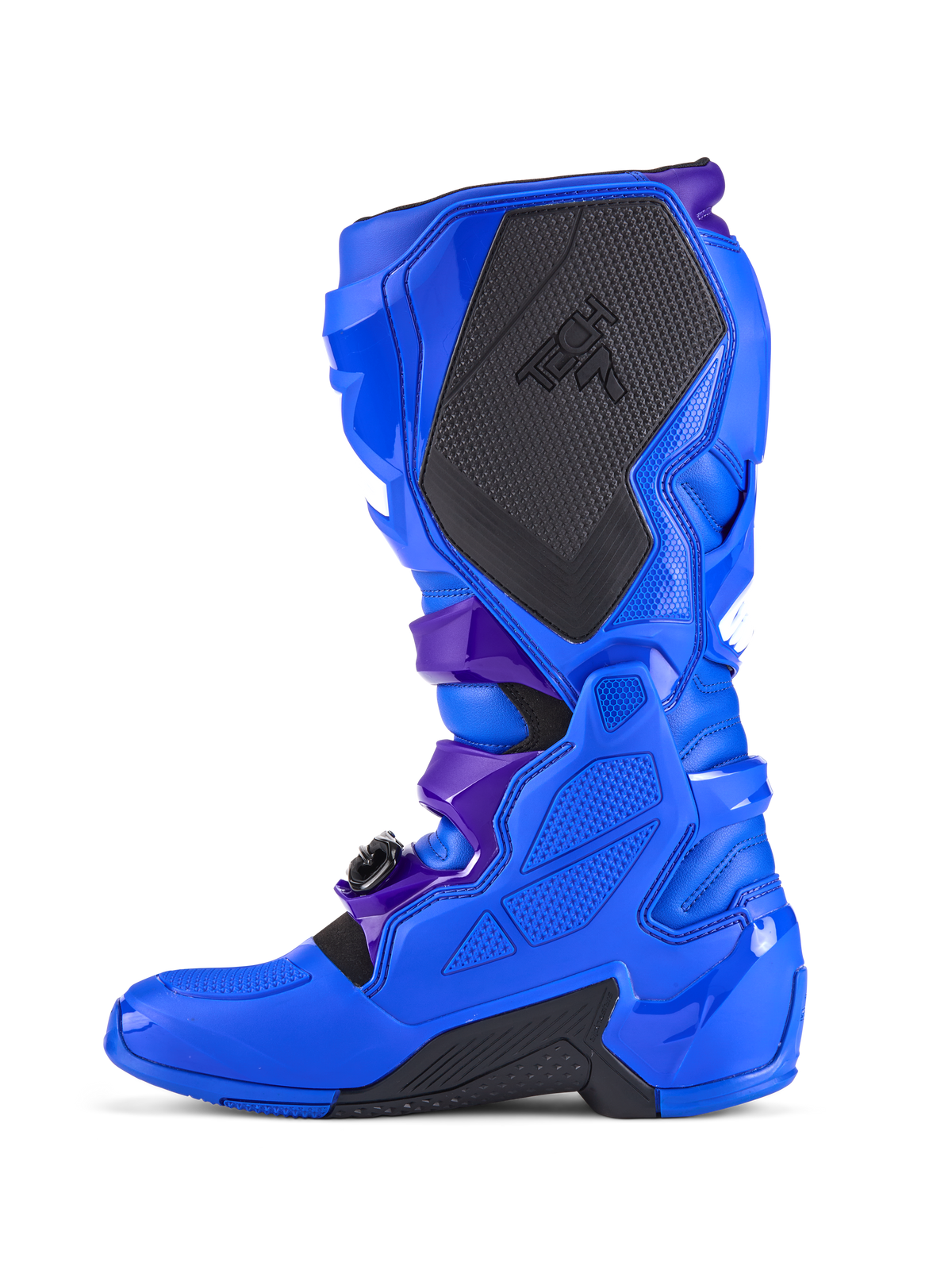 Stivali da motocross Alpinestars Tech 7, blu, vista laterale, con protezione in TPU rinforzata, ampio pannello mediale nero testurizzato con logo TECH 7, dettagli dei cinturini viola scuro e suola nera resistente
