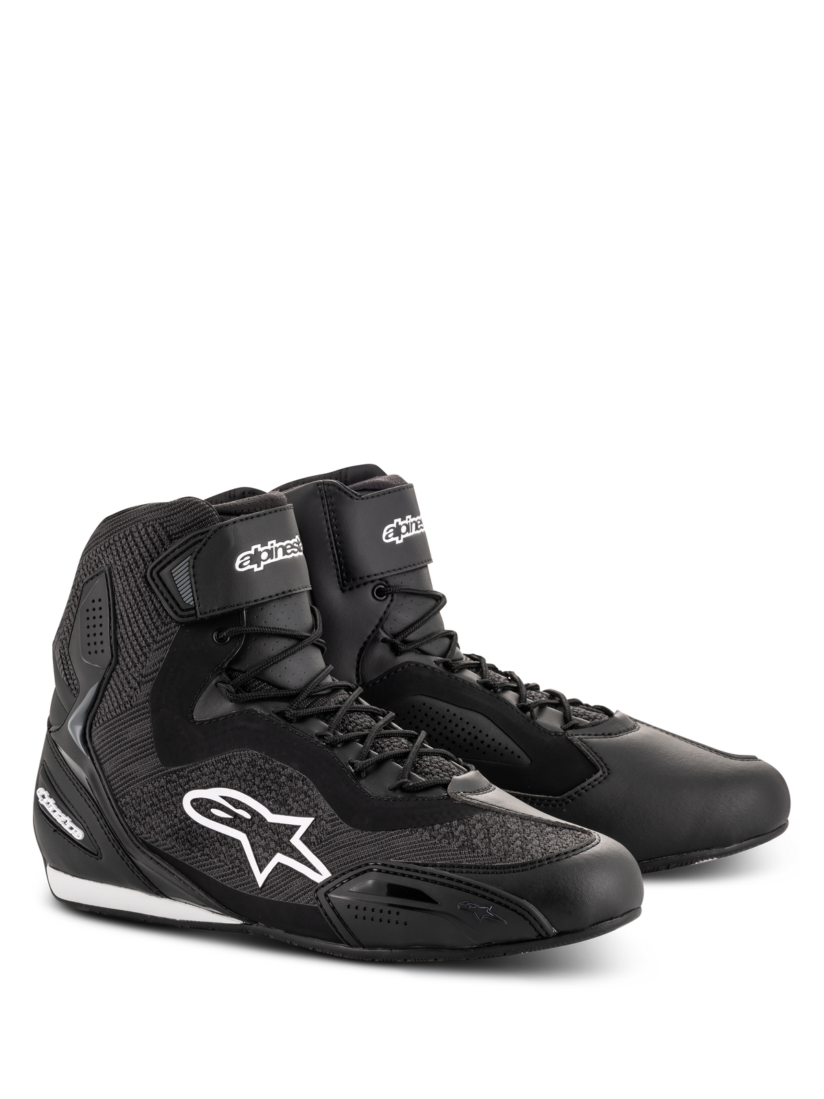 Scarpe Alpinestars Faster-3 Rideknit®, scarpe da moto nere, caratterizzate da pannelli in maglia mesh e telaio in microfibra, logo Alpinestars a stella bianco sul lato, lacci con cinturino a strappo sulla caviglia, progettate per il racing su strada e il pendolarismo urbano