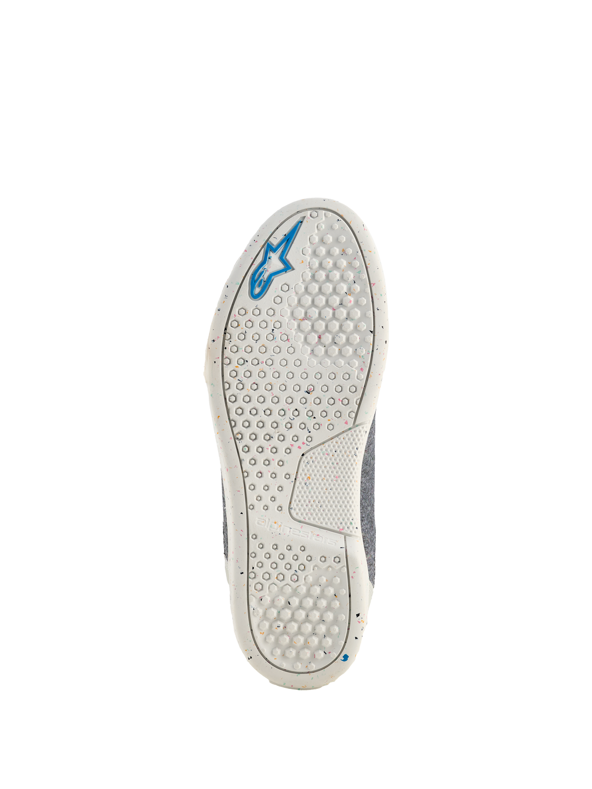 Alpinestars Circal Riding Shoes, vista della suola, suola in gomma riciclata bianco sporco con puntini colorati, motivo esagonale per la trazione, logo Alpinestars a stella blu, calzature da moto sostenibili per la guida urbana