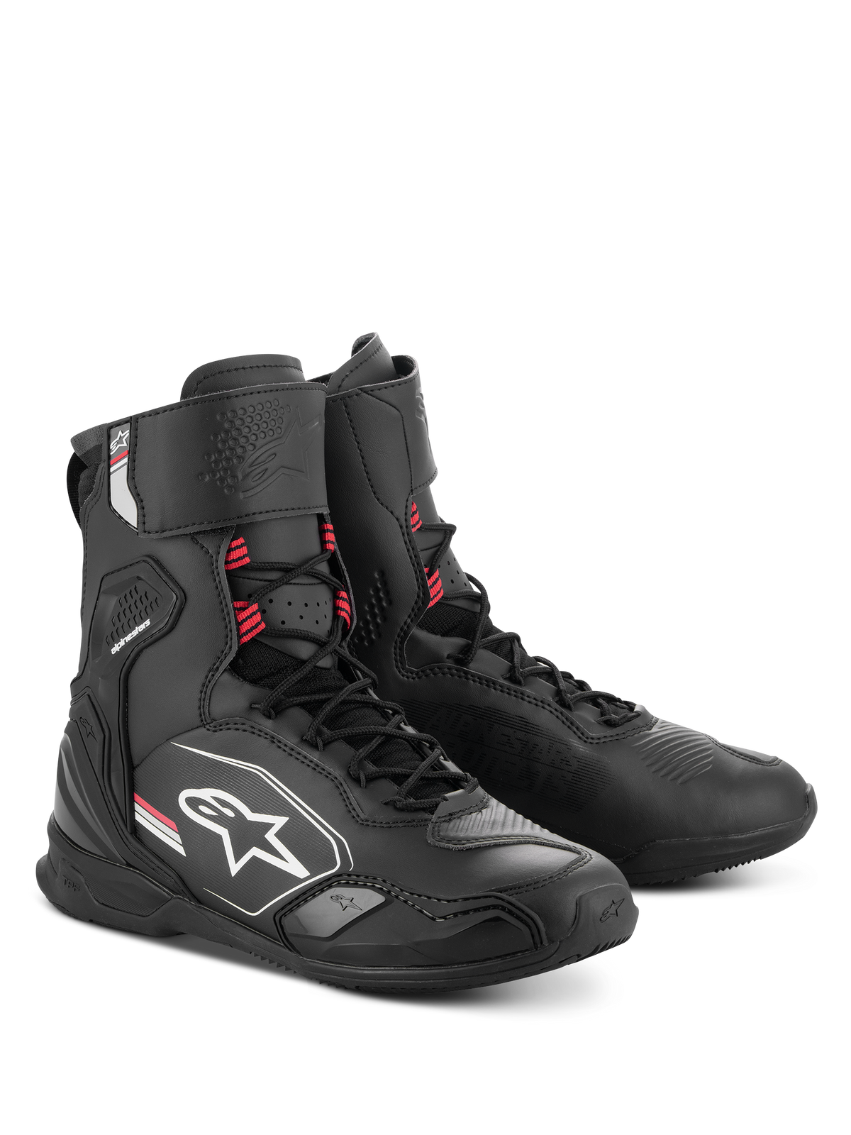 Scarpe Alpinestars Superfaster, scarpe da moto, nero, grigio e rosso acceso, profilo alto con protezione integrata per tibia e caviglia, sistema di allacciatura rapida, design sportivo con logo Alpinestars