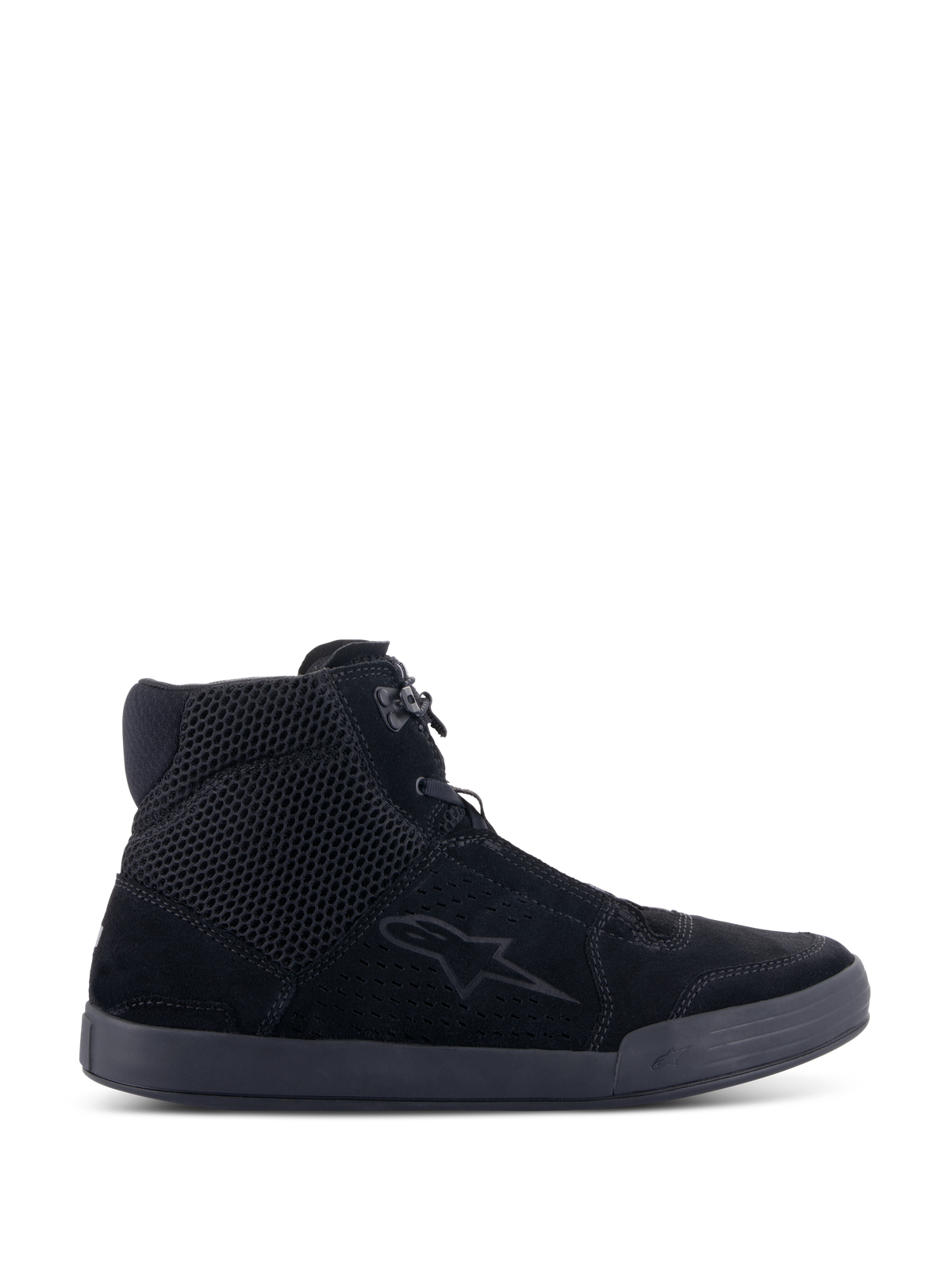 Alpinestars Chrome Air Shoe, scarpe da moto urbane, nero su nero, vista laterale con tomaia in camoscio e mesh, silhouette sneaker alta, calzatura protettiva casual per uso stradale