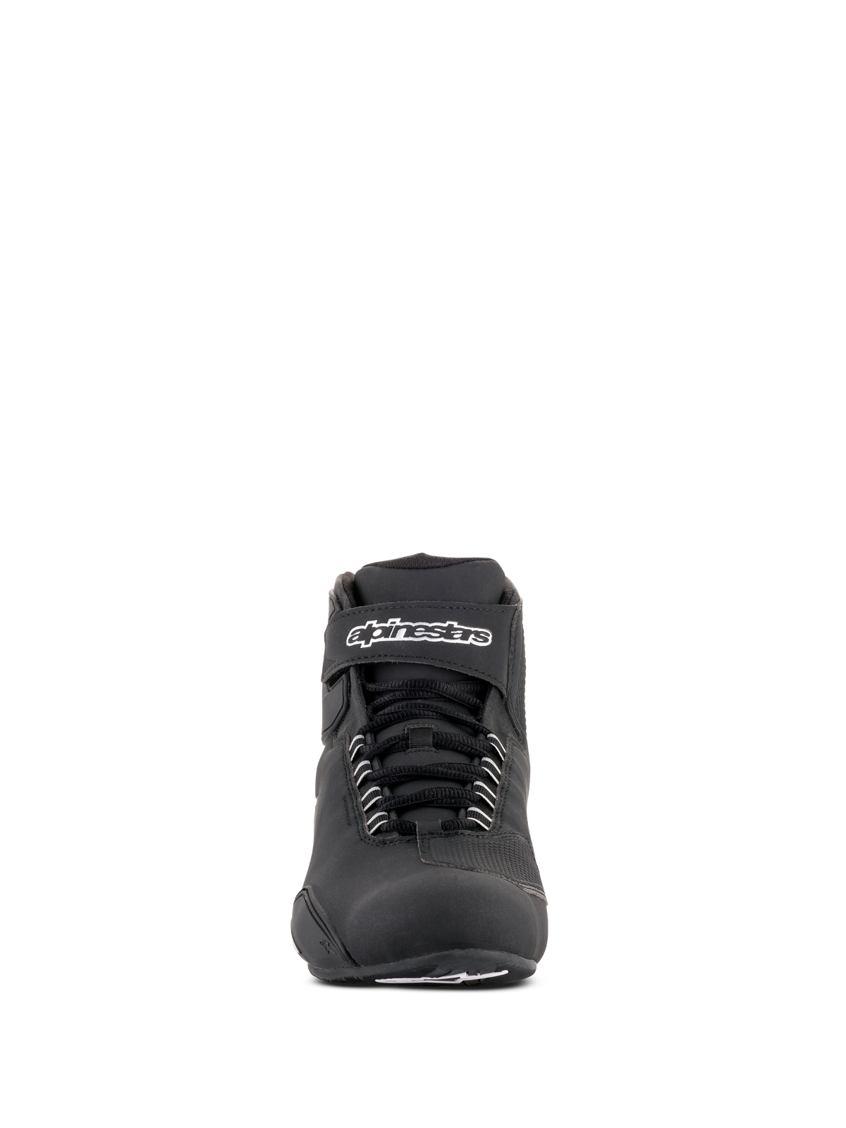 Alpinestars Sektor Waterproof Shoes, scarpe da moto nere, vista frontale con lacci neri e cinturino alla caviglia in Velcro con logo Alpinestars bianco, design elegante in microfibra per prestazioni motociclistiche in ogni condizione atmosferica