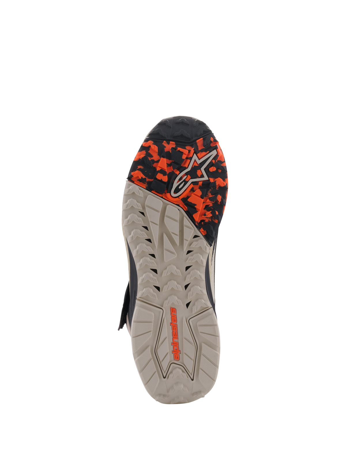 Scarpe Alpinestars Speedstreet, vista della suola, Black Almond Hot Orange, con suola in gomma multi-texture resistente all'olio, avampiede con motivo mimetico e logo Alpinestars in rilievo, progettate per aderenza e stabilità.
