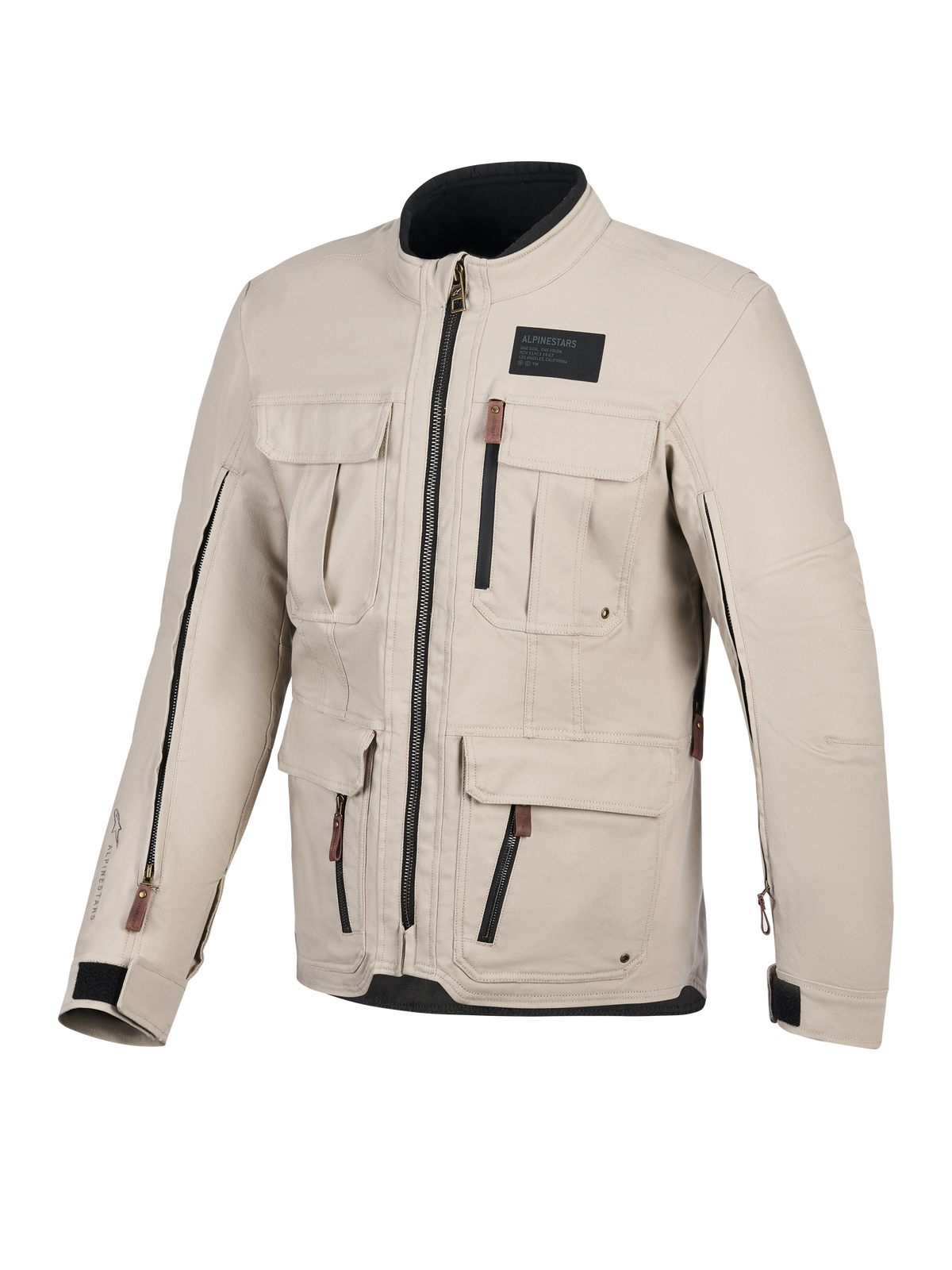 Giacca Alpinestars Borrego Drystar®, giacca da moto, grigio caldo, vista frontale con molteplici tasche cargo, cerniere nere con linguette marroni, trama in tela cerata e patch con logo nera sul petto.