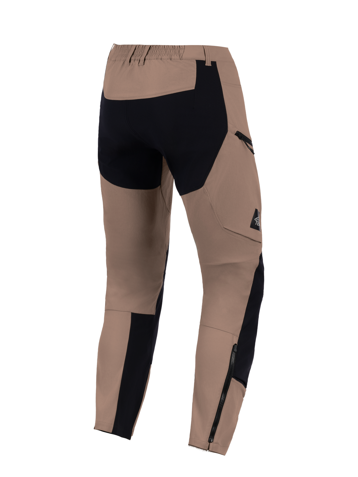 Alpinestars Flex-AST Explorer Pants, Walnut Black, vista posteriore, pantaloni da moto adventure con pannelli neri rinforzati sulla seduta e fondo gamba, tasca cargo con zip e cerniere lunghe per la compatibilità con gli stivali.