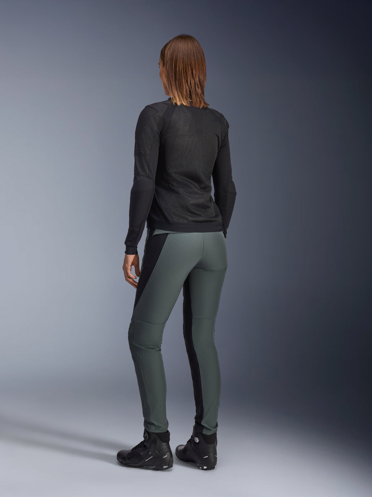 Alpinestars Pantaloni Alamosa da donna, pantaloni da moto urban grigio urbano e neri, slim fit, vista posteriore