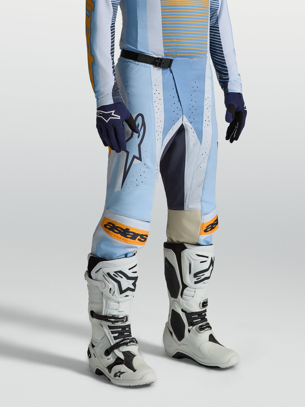 Alpinestars Pantaloni Techstar Maven, pantaloni da motocross da uomo, blu e arancione, vestibilità race ergonomica con fori laser per la ventilazione