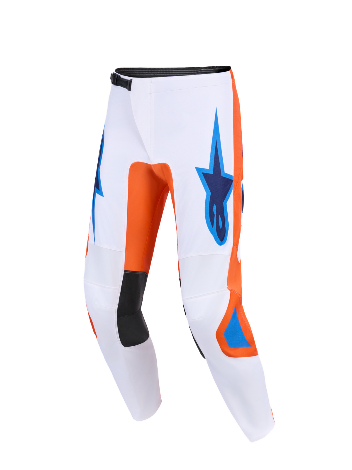 Alpinestars 2026 Fluid Grid Pants, pantaloni da motocross, bianco con dettagli arancioni e blu UCLA, loghi Astars blu sulle cosce, inserti neri all'interno del ginocchio e design ergonomico per prestazioni off-road.