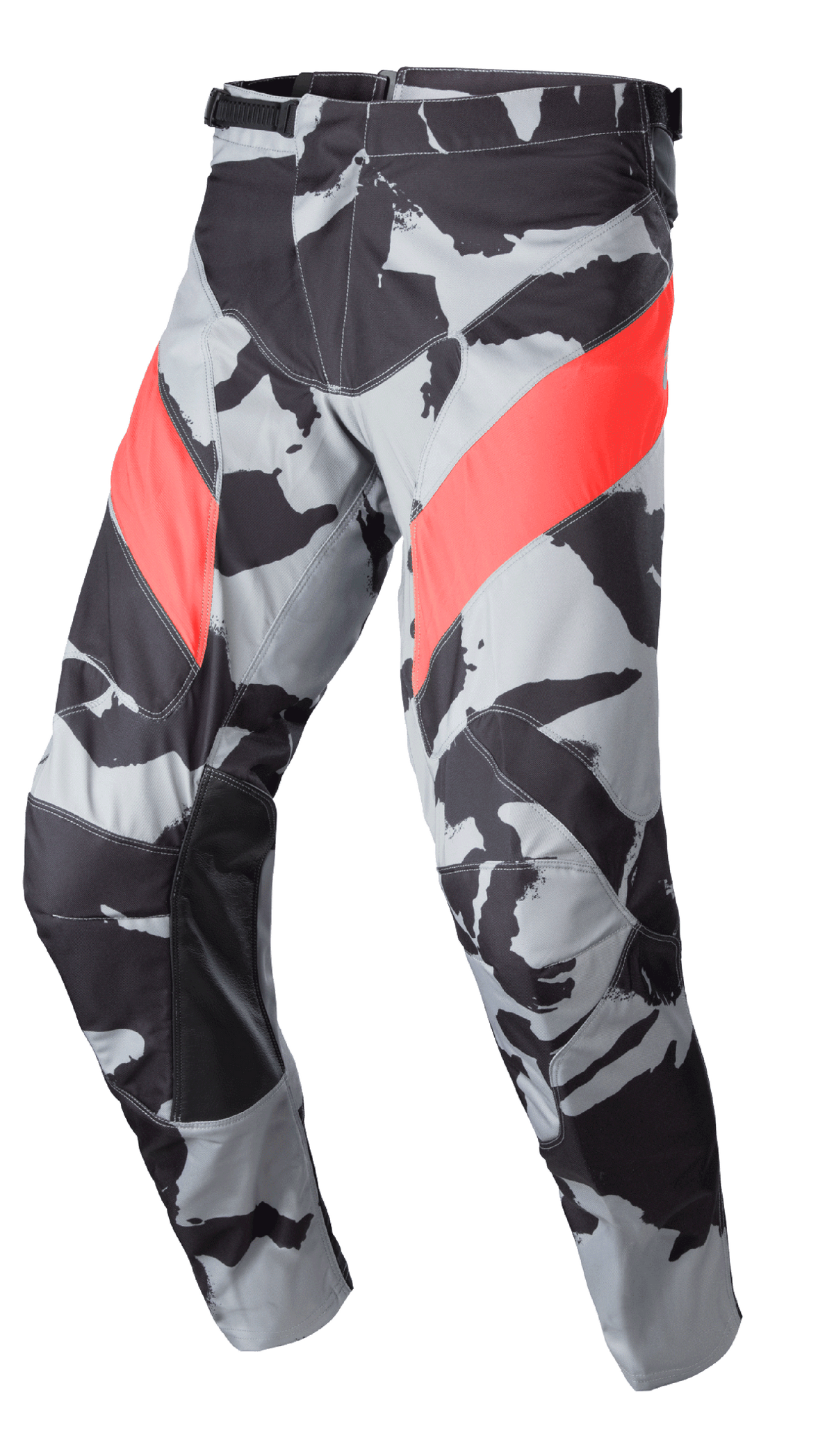Alpinestars 2023 Racer Tactical Pants, pantaloni da motocross fuoristrada, pattern mimetico grigio e nero con accenti diagonali rosso Marte, pannelli interno gamba rinforzati in pelle, chiusura della vita a cricchetto, design ergonomico pre-curvato per guida fuoristrada