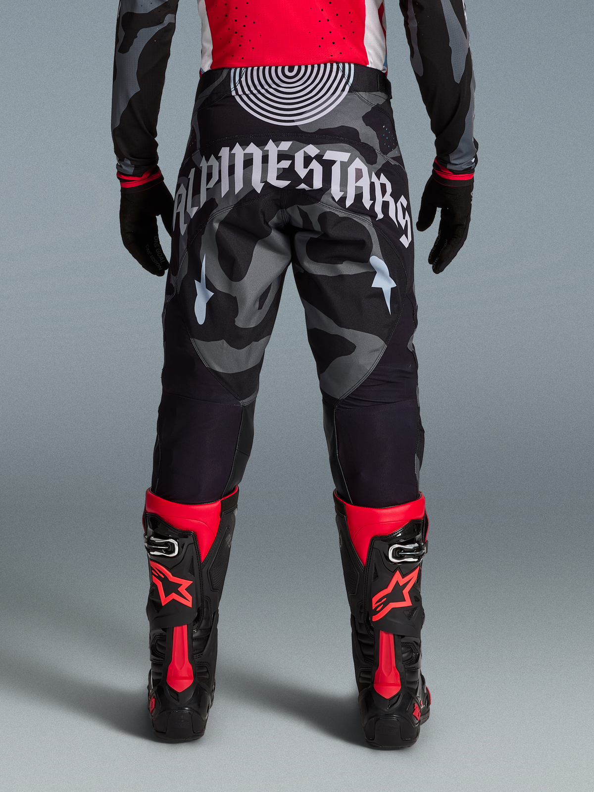 Pantaloni Techstar Beast Coast Edizione Limitata, mimetico grigio e nero con logo Alpinestars, abbigliamento motocross.
