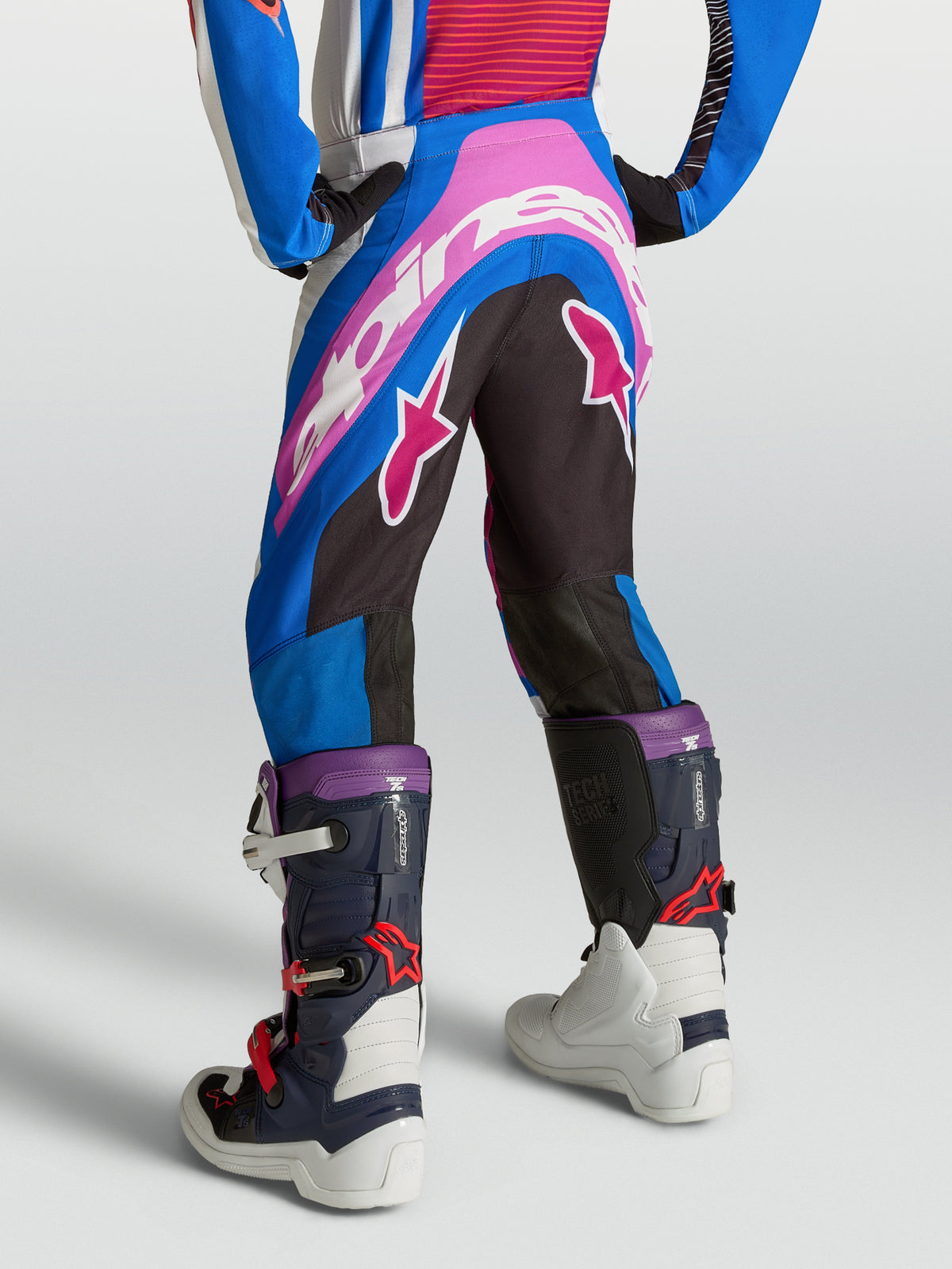Alpinestars Pantaloni Supertech Maven Ragazzo, pantaloni da gara motocross, blu, rosa e bianchi, vestibilità atletica premium
