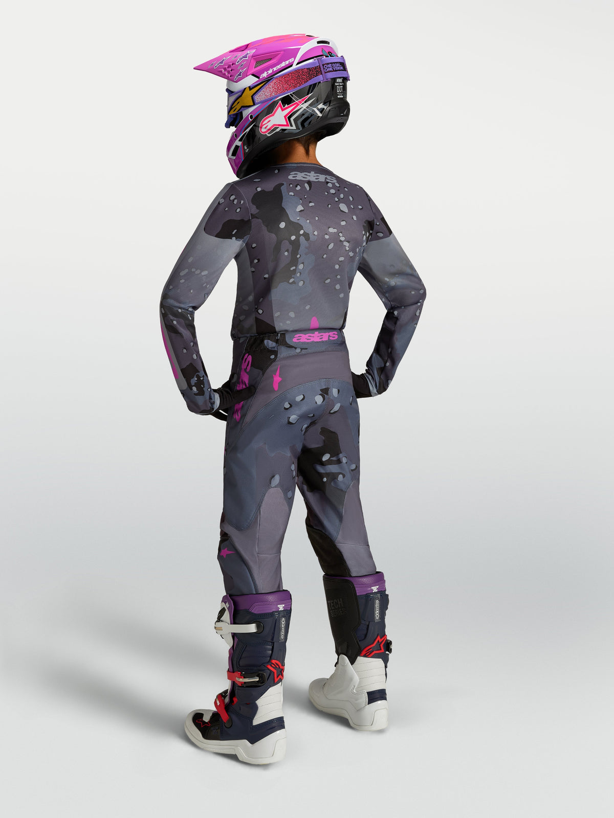 Alpinestars Maglia Fluid Lone Ragazzo, maglia da motocross per ragazzi, grigio camo e viola, vista posteriore, abbigliamento tecnico off-road traspirante