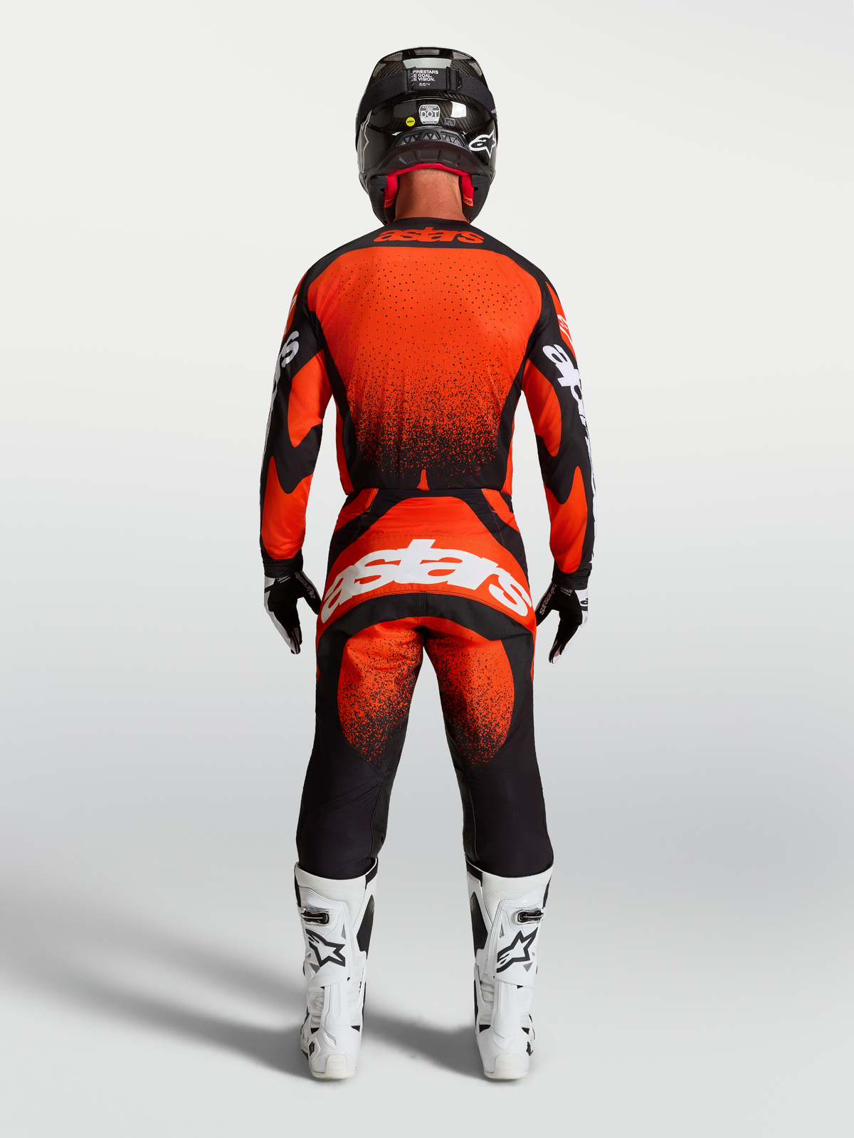 Alpinestars Maglia Techstar Swan e Gear Set, completo motocross da uomo, rosso cardinale e nero, vista posteriore