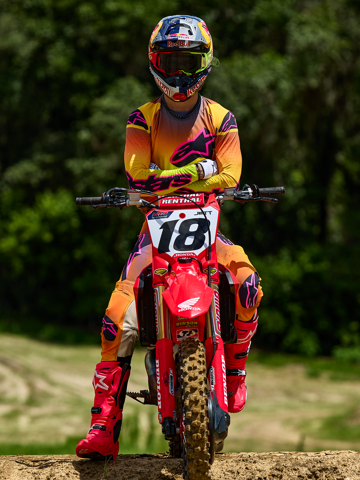 Alpinestars 2025 Supertech Lipan Gear Set, maglia e pantaloni da motocross, giallo vivace con grafiche nere e bianche, vestibilità atletica professionale, costruzione in mesh leggero per gare fuoristrada