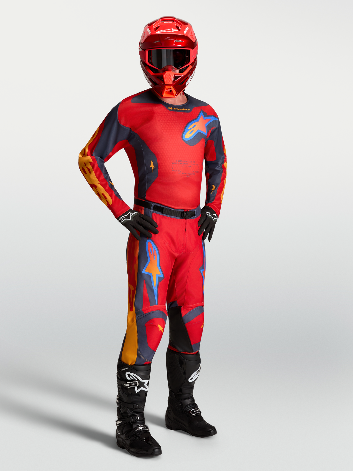 Alpinestars Racer Hunt Gear Set, completo da motocross da uomo, rosso fuoco e grigio, struttura resistente.