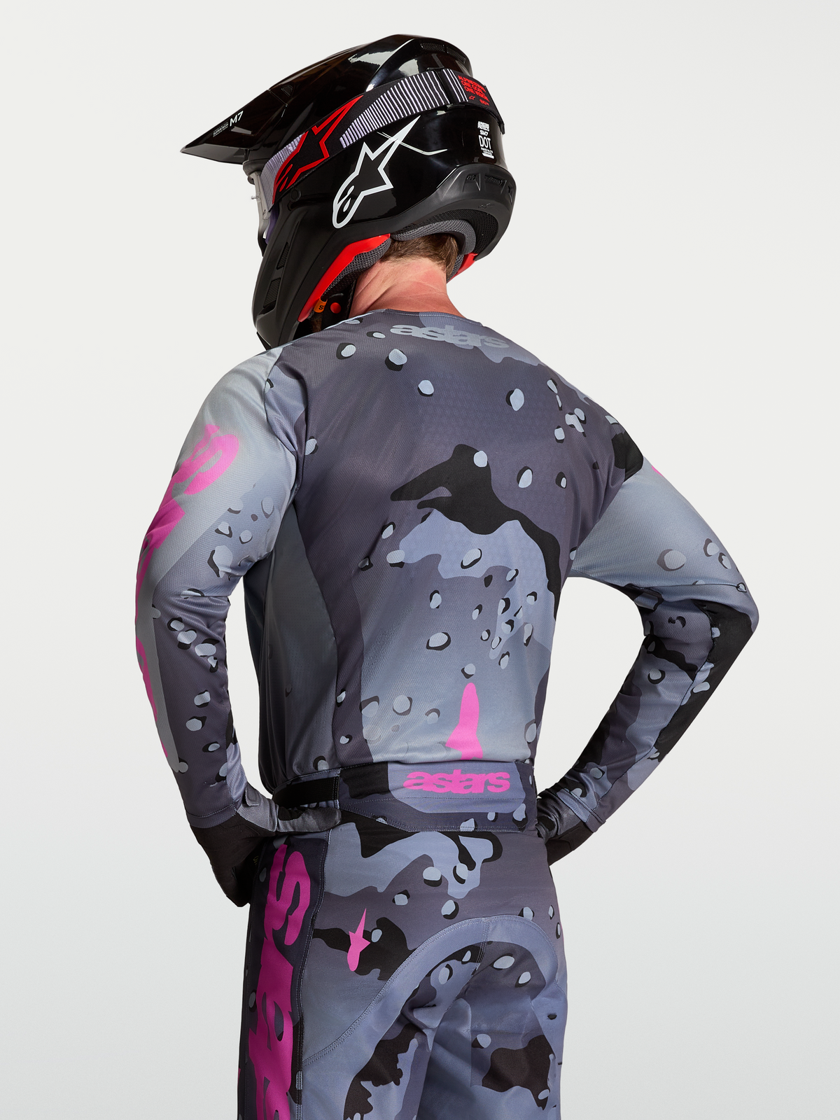Alpinestars Maglia Racer Lone, maglia motocross uomo vista posteriore, grigio camouflage e viola, poliestere anti-umidità ergonomico
