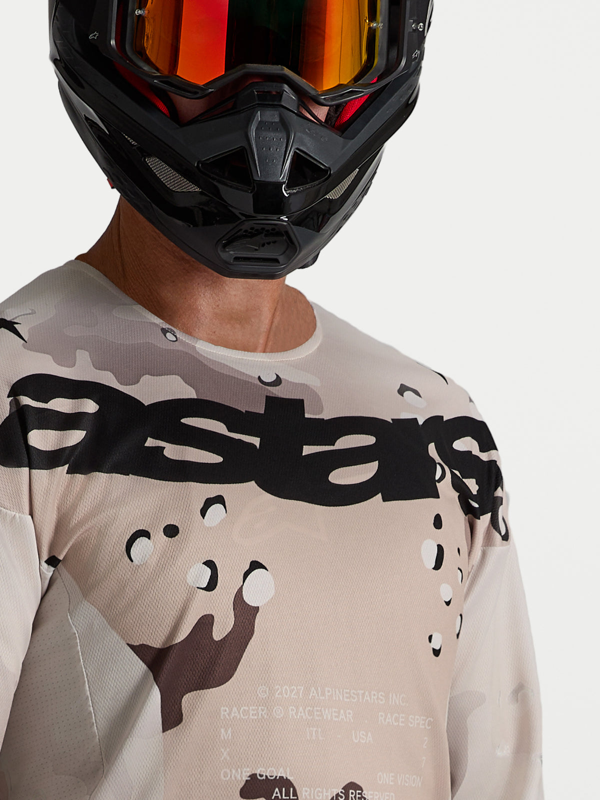 Alpinestars Maglia Racer Lone, maglia motocross da uomo, nero e beige camo desert, in poliestere leggero, primo piano.