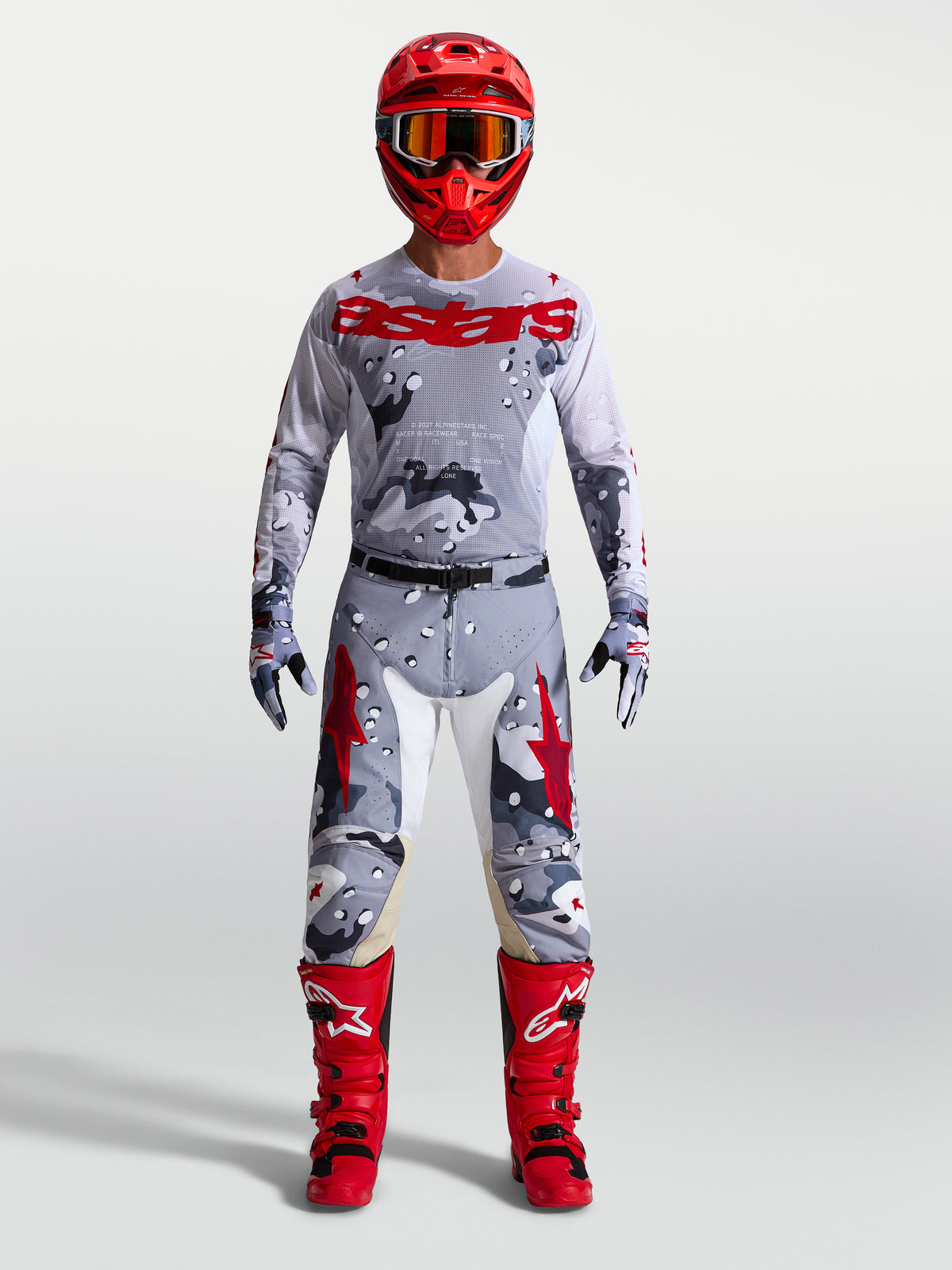 Alpinestars Maglia Racer Air Lone, maglia motocross da uomo, grigio camo e rosso, mesh traspirante ad alto flusso d'aria.