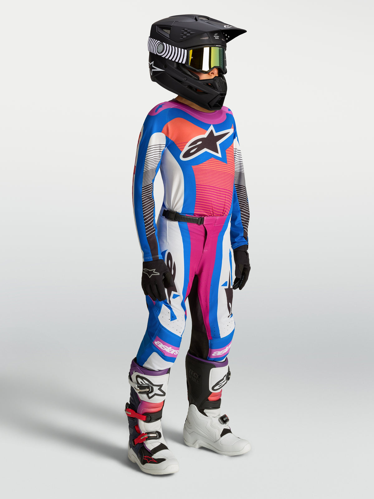 Alpinestars Ragazzo Supertech Maven Gear Set e Maglia 2027, completo da motocross blu e corallo in mesh elasticizzato.