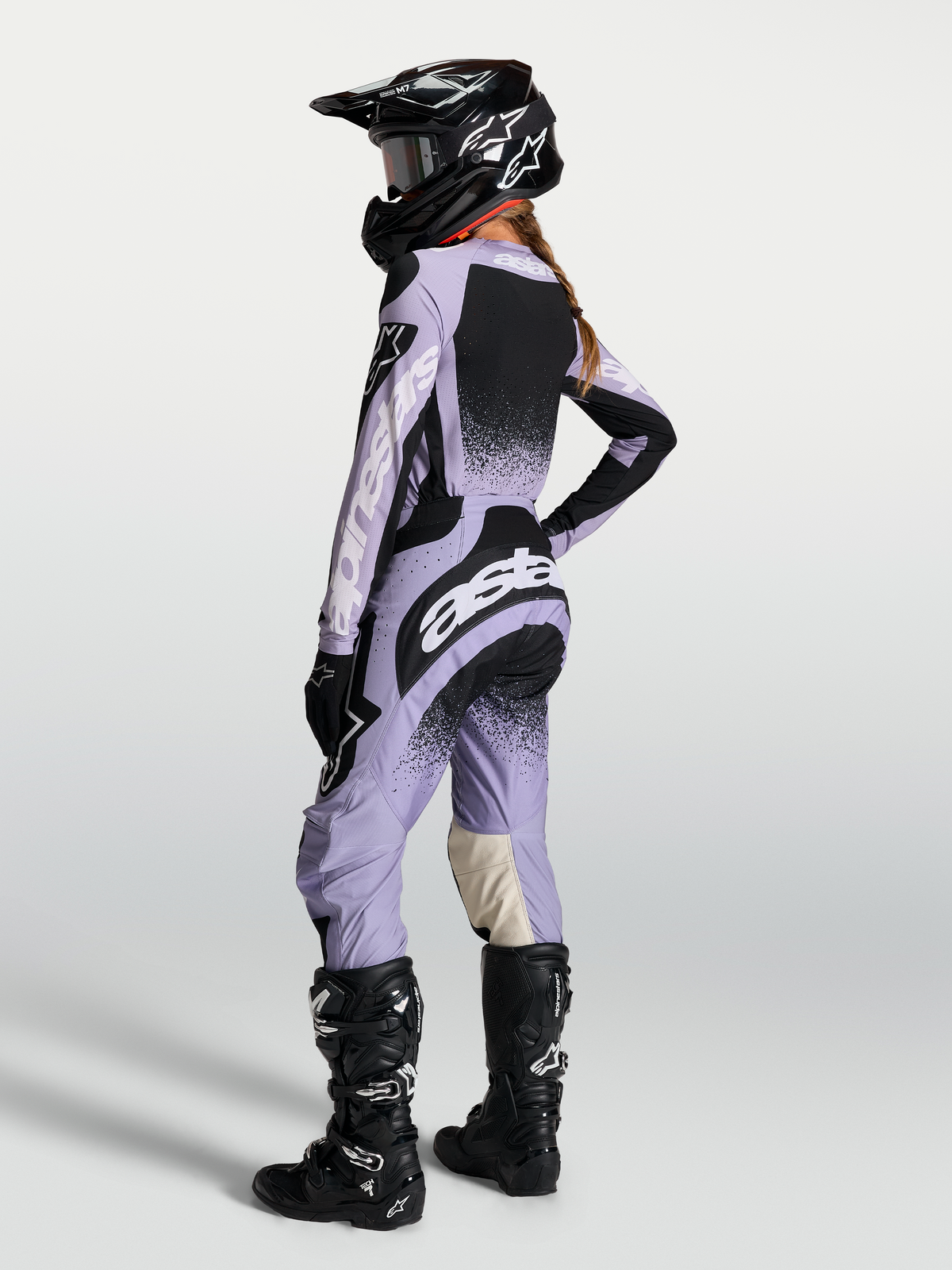 Alpinestars Maglia Stella Techstar Swan e Stella Techstar Swan Gear Set, completo da motocross per donna, viola chiaro e nero, vestibilità atletica per prestazioni off-road.