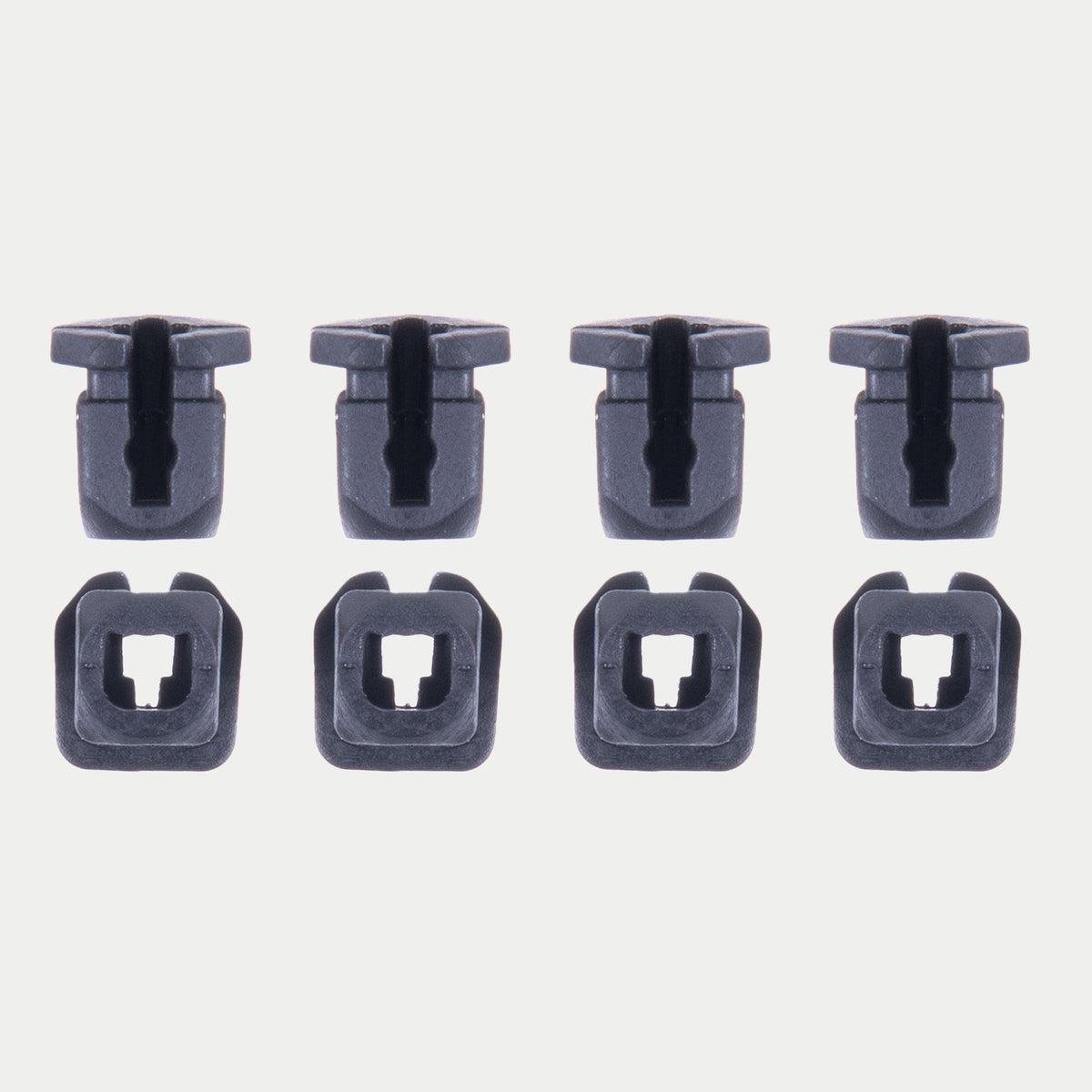 Alpinestars Supertech R10 Connector Set For Spoiler, accessorio per casco, nero, set di otto connettori di ricambio in plastica, disposti su due file che mostrano i profili laterali e dall'alto, parte di ricambio ufficiale Alpinestars per caschi S-R10