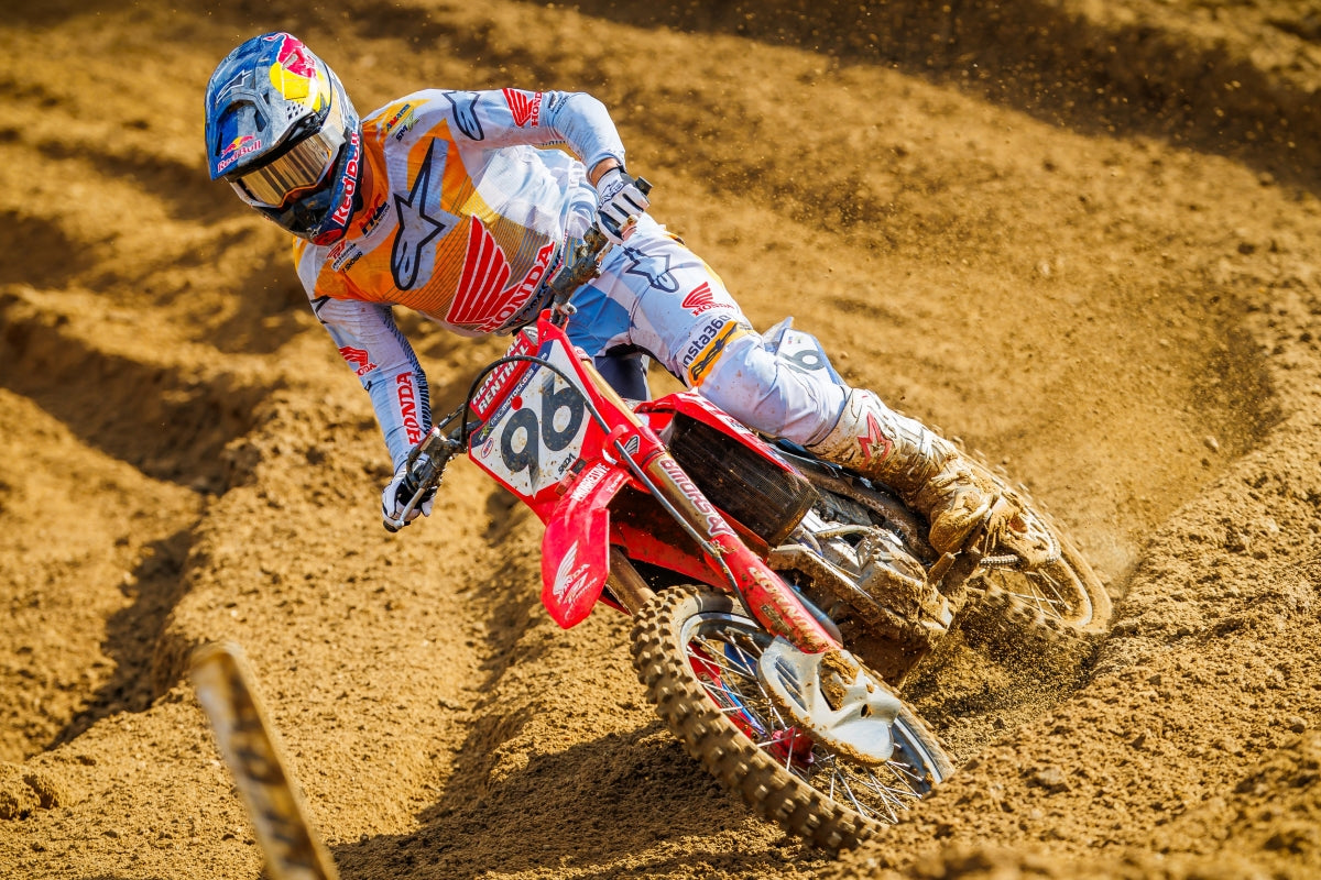 HUNTER LAWRENCE DOMINATES BUDDS CREEK TO RECLAIM AMA 450MX SERIES LEAD