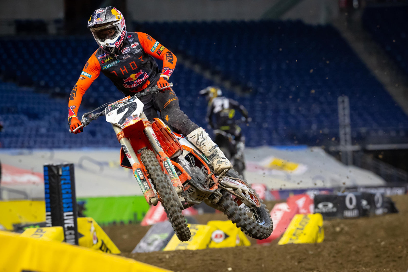 Cooper Webb a Hunt per la supremazia 450SX a Indianapolis Tre, Indiana; Marvin Musquin terzo