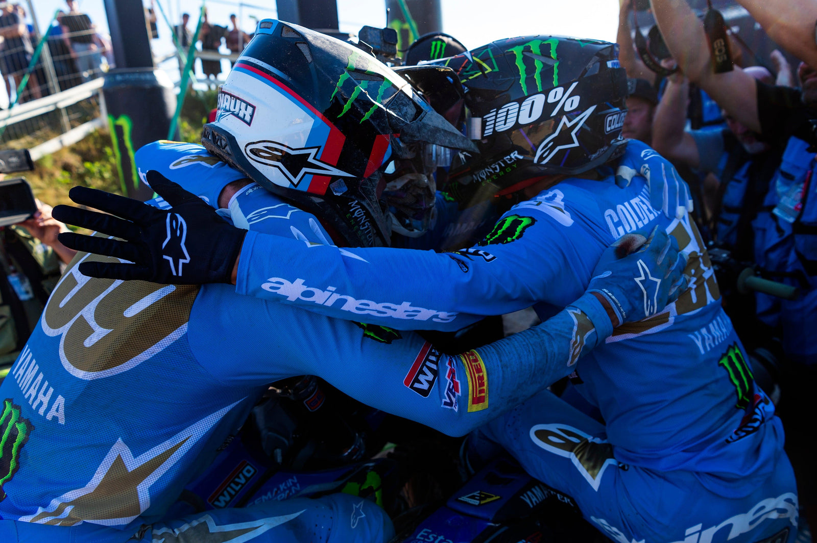 Brian Bogers e Glenn Coldenhoff i vincitori della moto MXGP mentre gli Alpinestars spazzano il podio in Finlandia