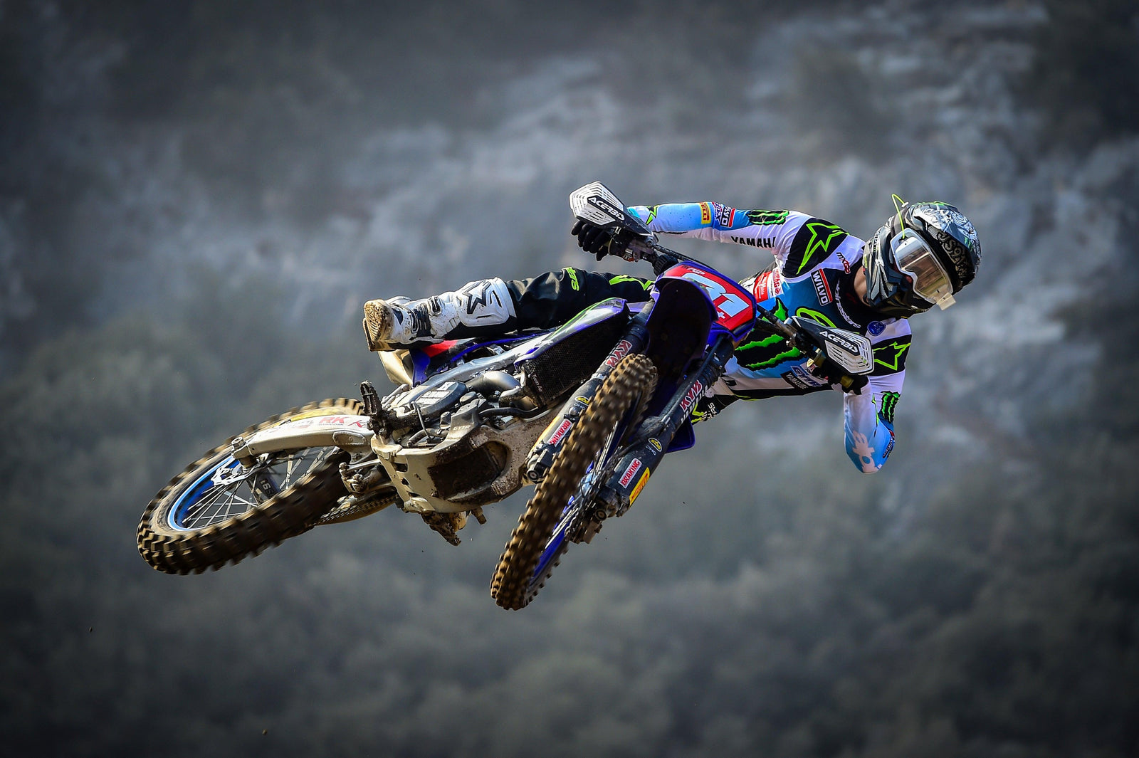 Jeremy Seewer domina la classe MX1 del campionato italiano a Trento; Maxime Renaux terzo