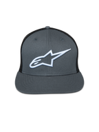 Cappello Alpinestars Corp Trucker, parte anteriore grigia e retro in rete nera, visiera piatta, logo Astar ricamato bianco, copricapo casual motorsport