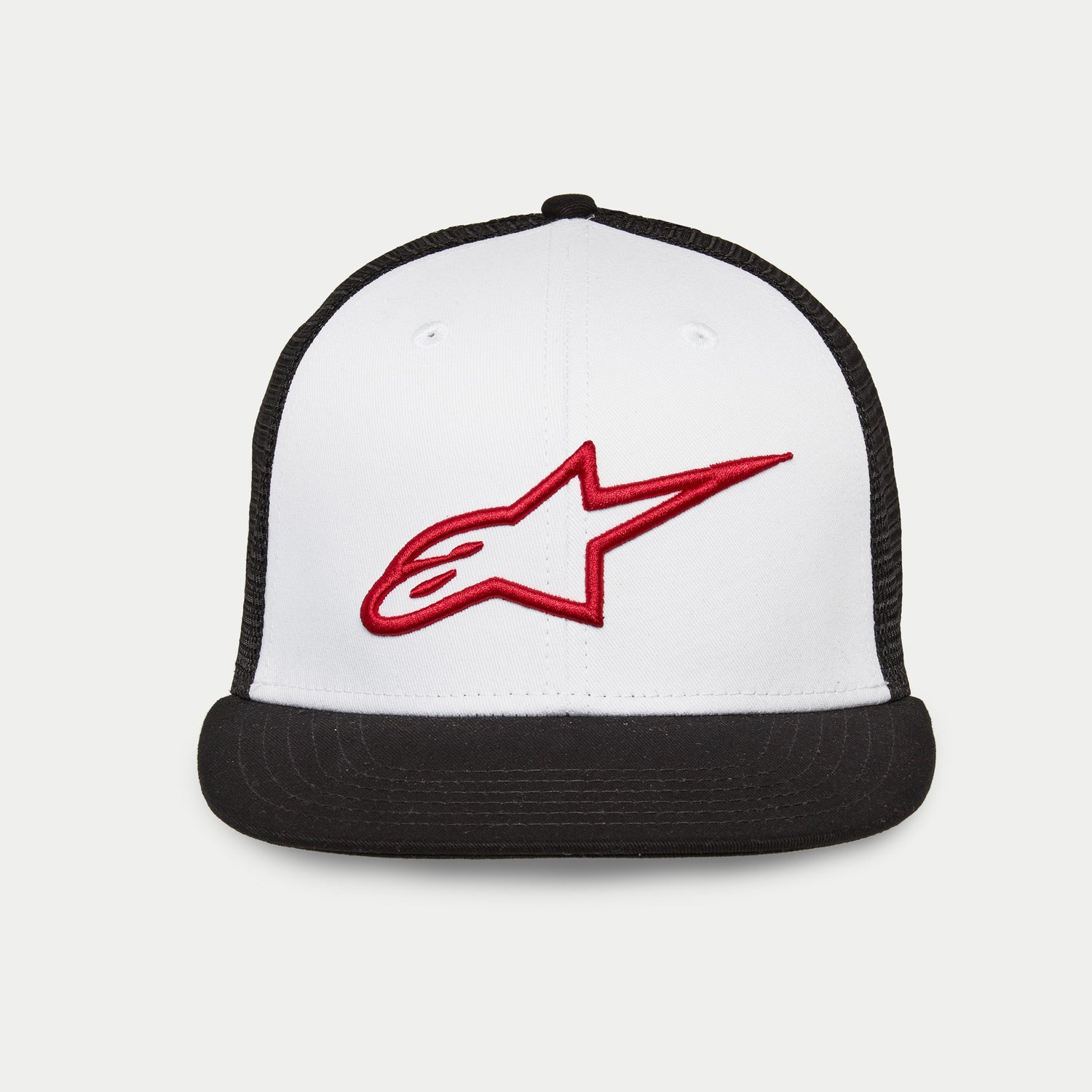 Cappello Alpinestars Corp Trucker, berretto trucker con visiera piatta e corona strutturata, pannello frontale bianco con retro in mesh nero e visiera nera, logo Alpinestars ricamato in 3D rosso, copricapo casual da motorsport