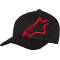 Cappellino da baseball Alpinestars Corp Shift 2 con visiera curva, nero con grande logo a stella rosso ricamato piatto sul pannello frontale sinistro, visiera curva Flexfit, costruzione a sei pannelli, copricapo casual ispirato al motorsport