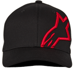 Alpinestars Corp Shift 2 Curved Brim, cappellino con visiera curva, nero con ricamo rosso, logo Astars piatto sul pannello anteriore sinistro, abbigliamento casual motorsport