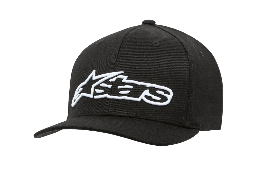 Alpinestars Blaze Flexfit Hat, cappellino da baseball nero con logo bianco ricamato in 3D, visiera curva, corona strutturata a sei pannelli con occhielli di ventilazione, stile casual motorsport
